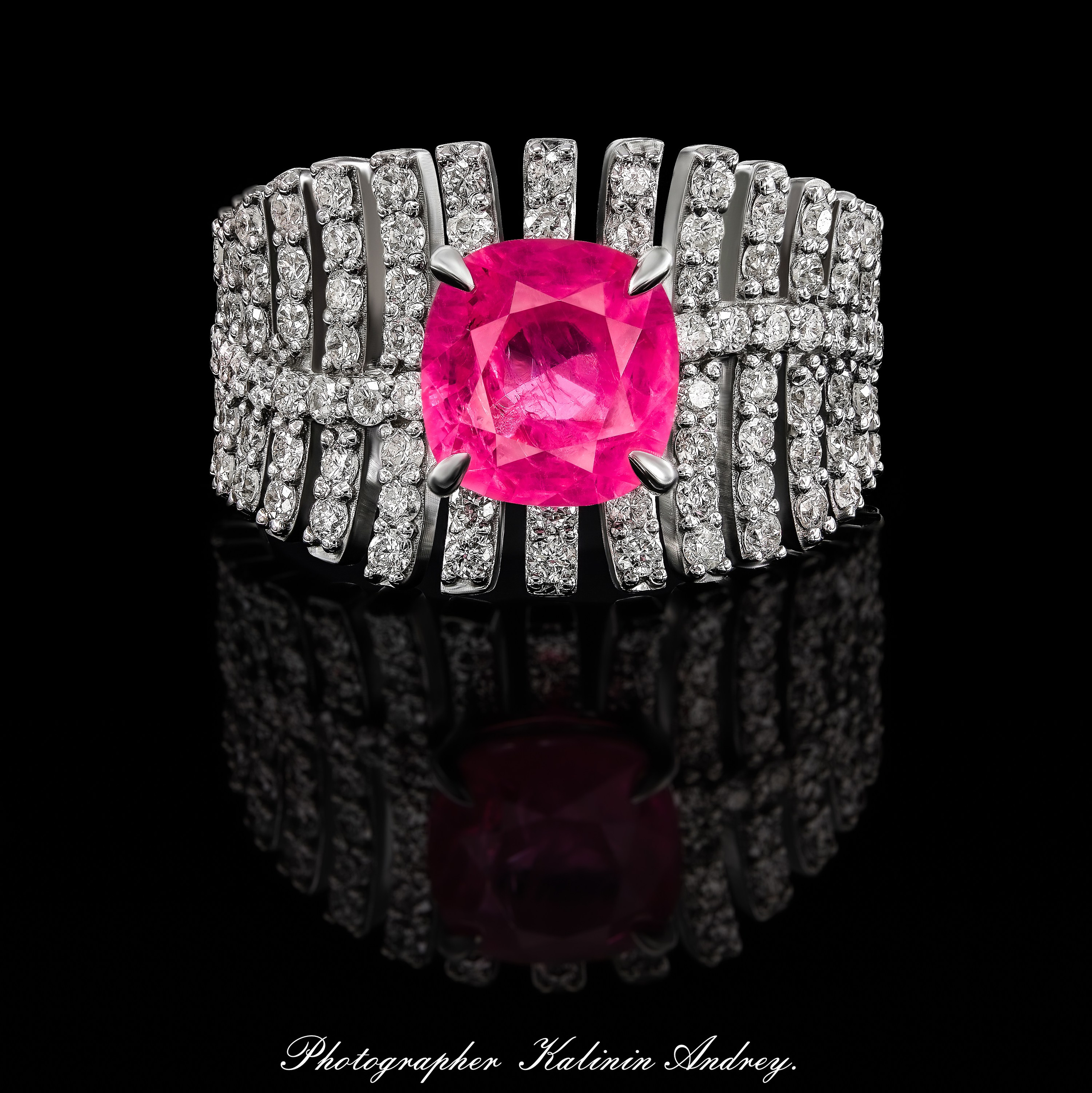 Рекламная эксклюзивная предметная фотосъёмка ювелирных изделий в Москве  тел +7 966-003-13-07. Высококачественная профессиональная рекламная фотосъёмка ювелирных украшений, драгоценных камней в Москве. Обучение, консультация