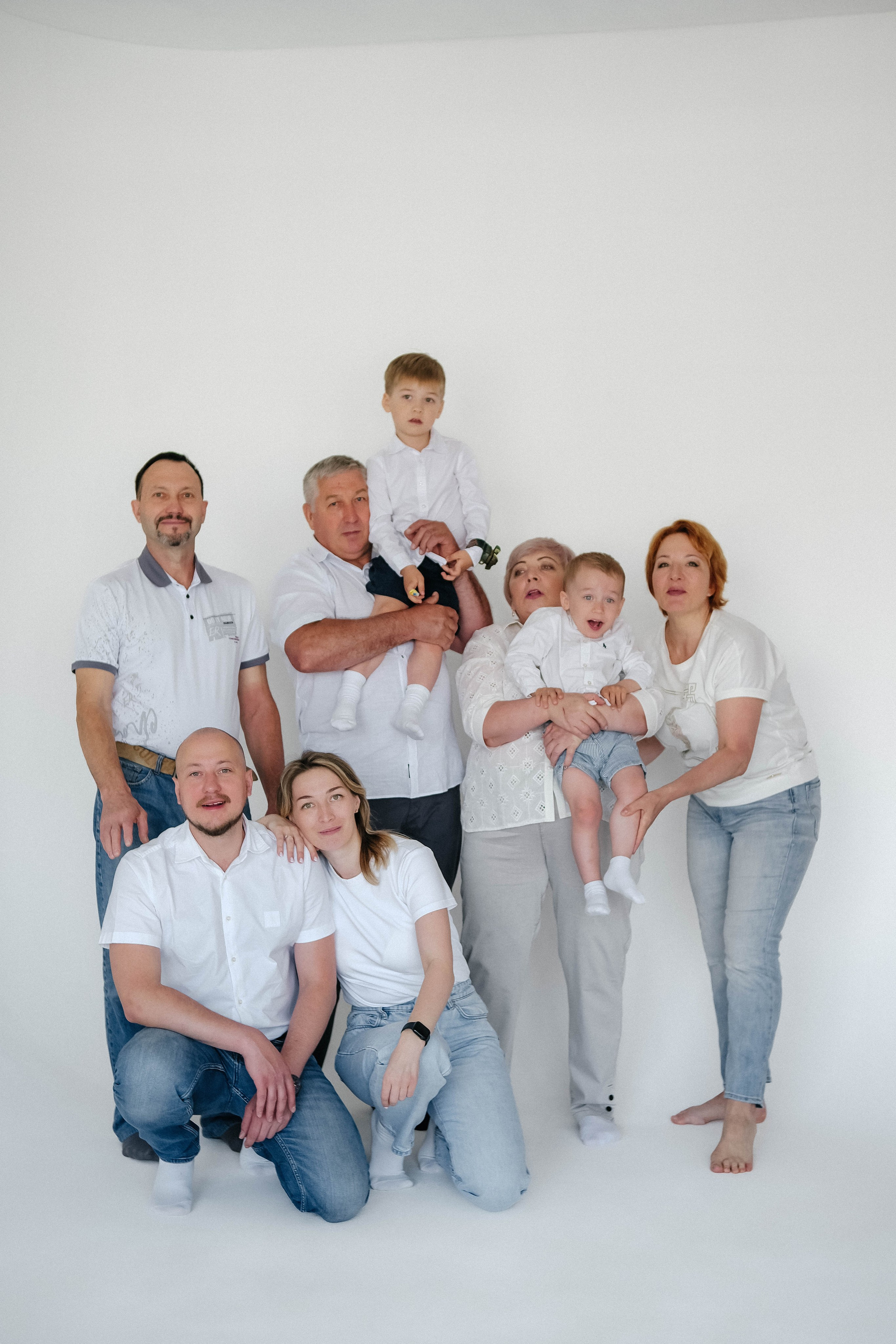 Большая семейная на циклораме. Главная