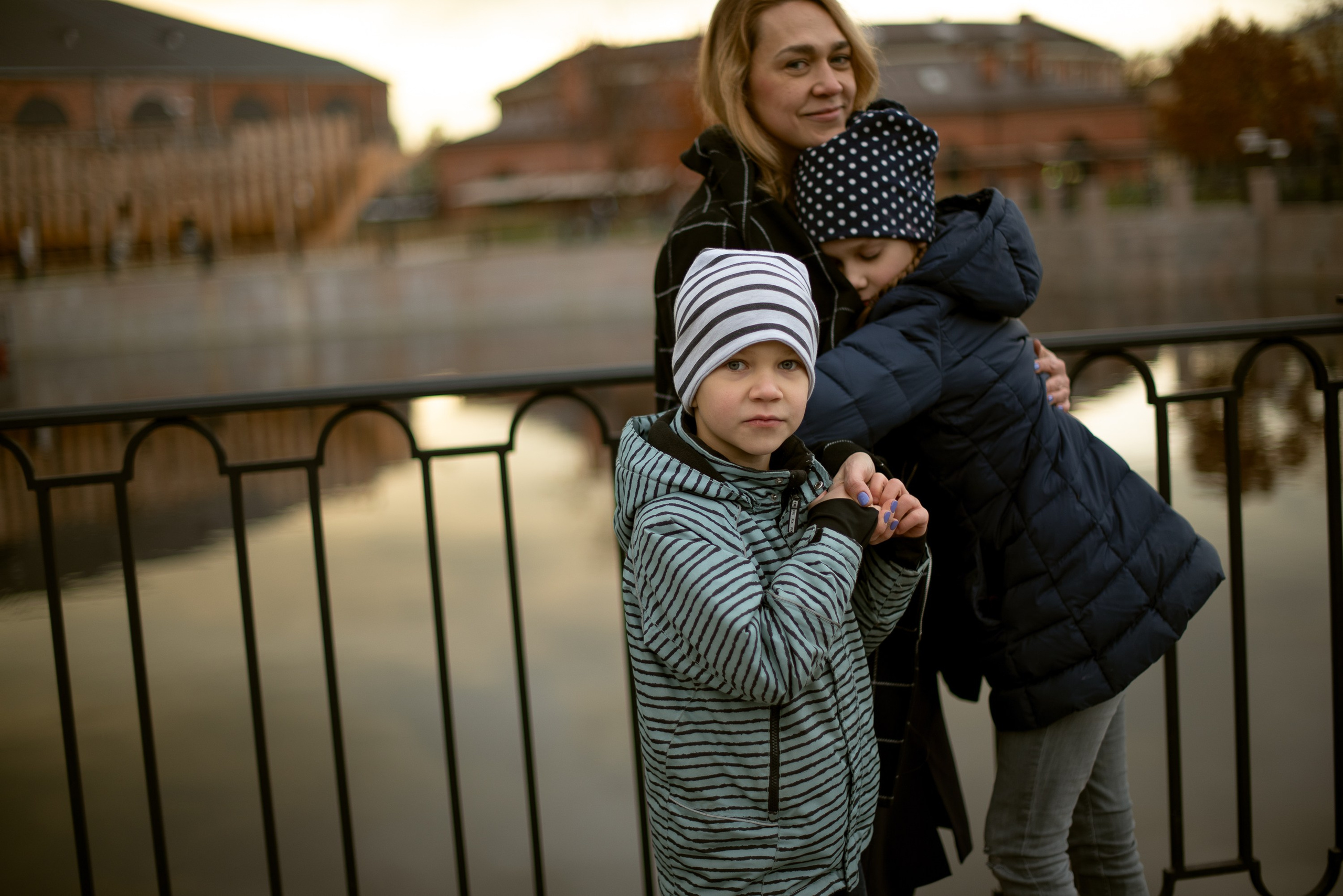 Walk in New Holland. Documentary family photography in Barcelona and beyond