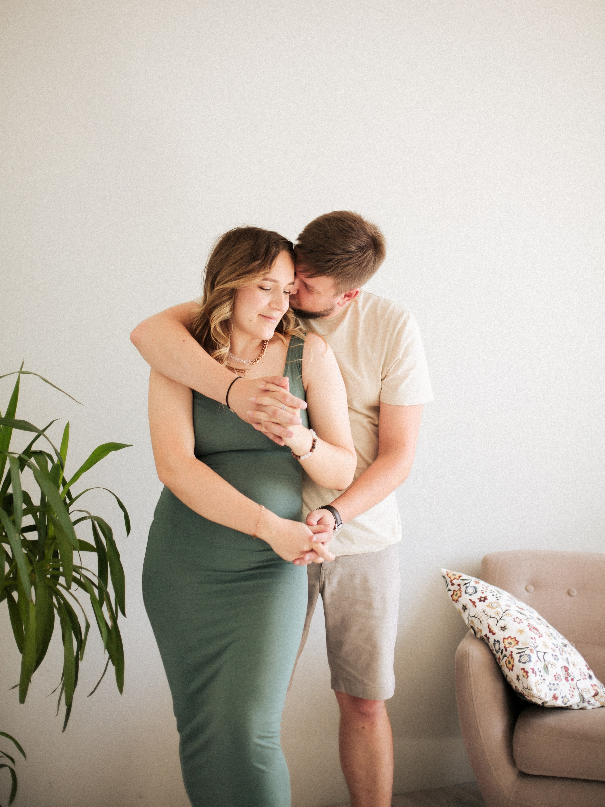 Владимир и Владлена. Фотограф Julia Milton | Портреты, съемки для маркетплейсов, лавстори, съёмка беременности в Санкт-Петербурге. Обучение фотографии в Спб очно