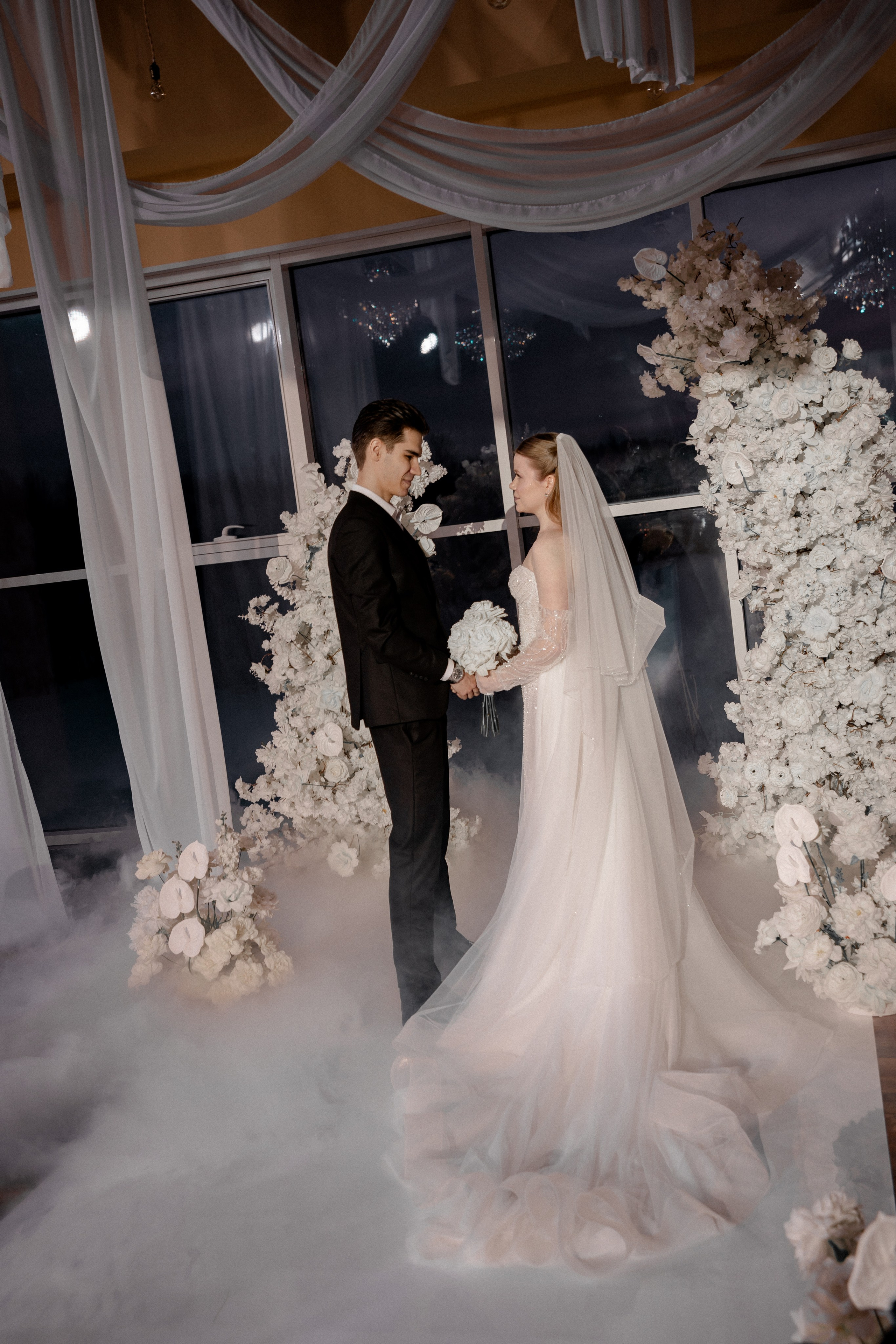 СВАДЕБНАЯ СЬЕМКА СБОРОВ В ОТЕЛЕ И ВЫЕЗД НА ЦЕРЕМОНИЮ (СНЯТО В СИБИРЕ В НИЖНЕВАРТОВСКЕ). Профессиональный фотограф, Санкт-Петербург — Виктория Богомолова