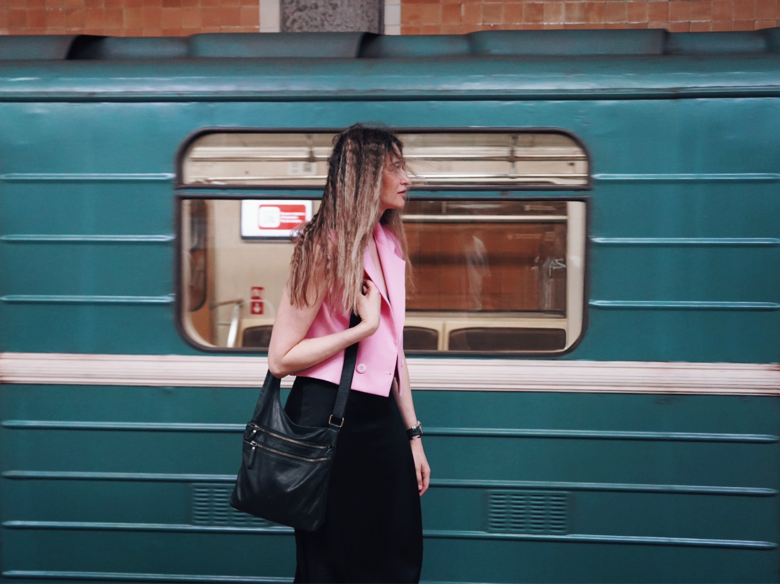 Анна в Московском метро. Событийный фотограф Анна Курникова