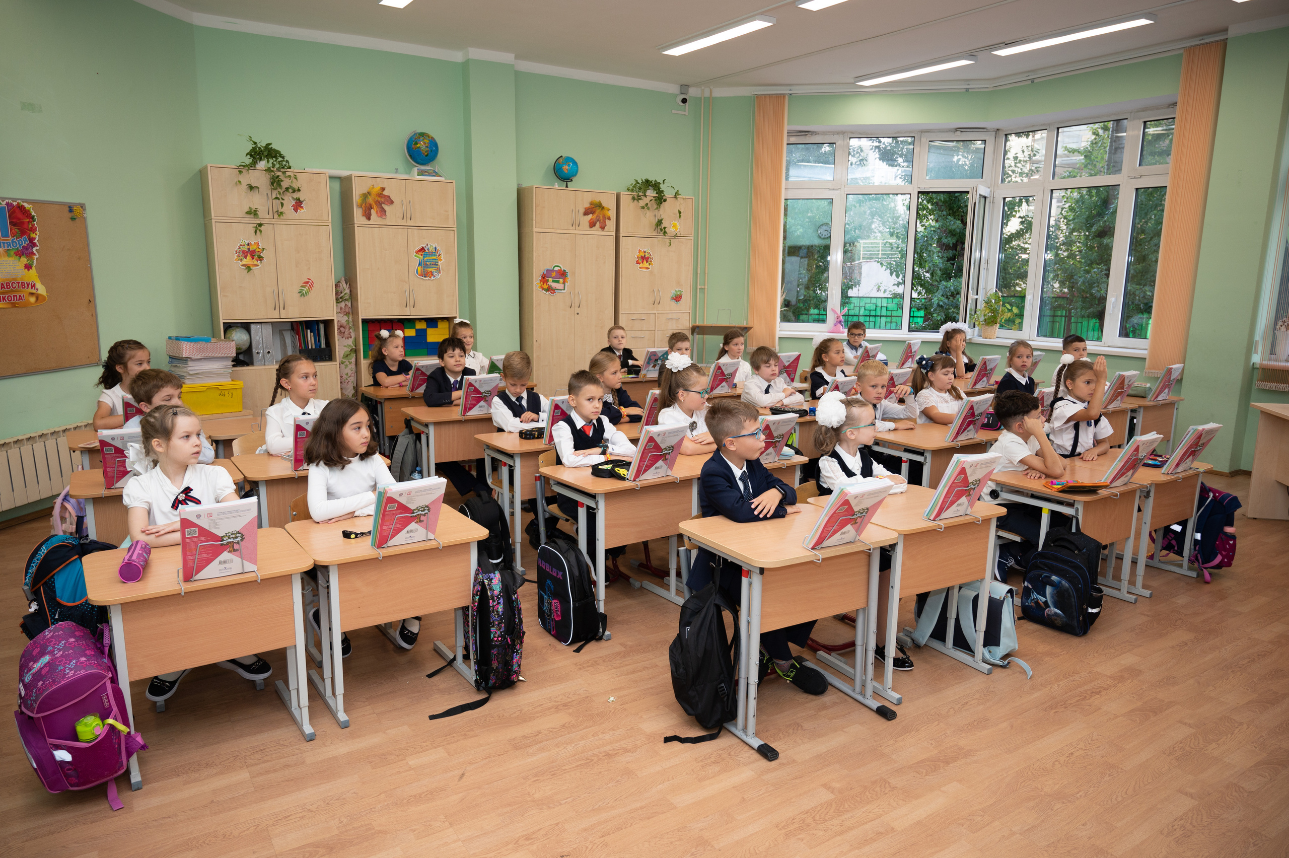 Школьный фотограф на 1 сентября, фоторепортаж, школьный фотограф. Семейный и детский фотограф в детских садах и школах