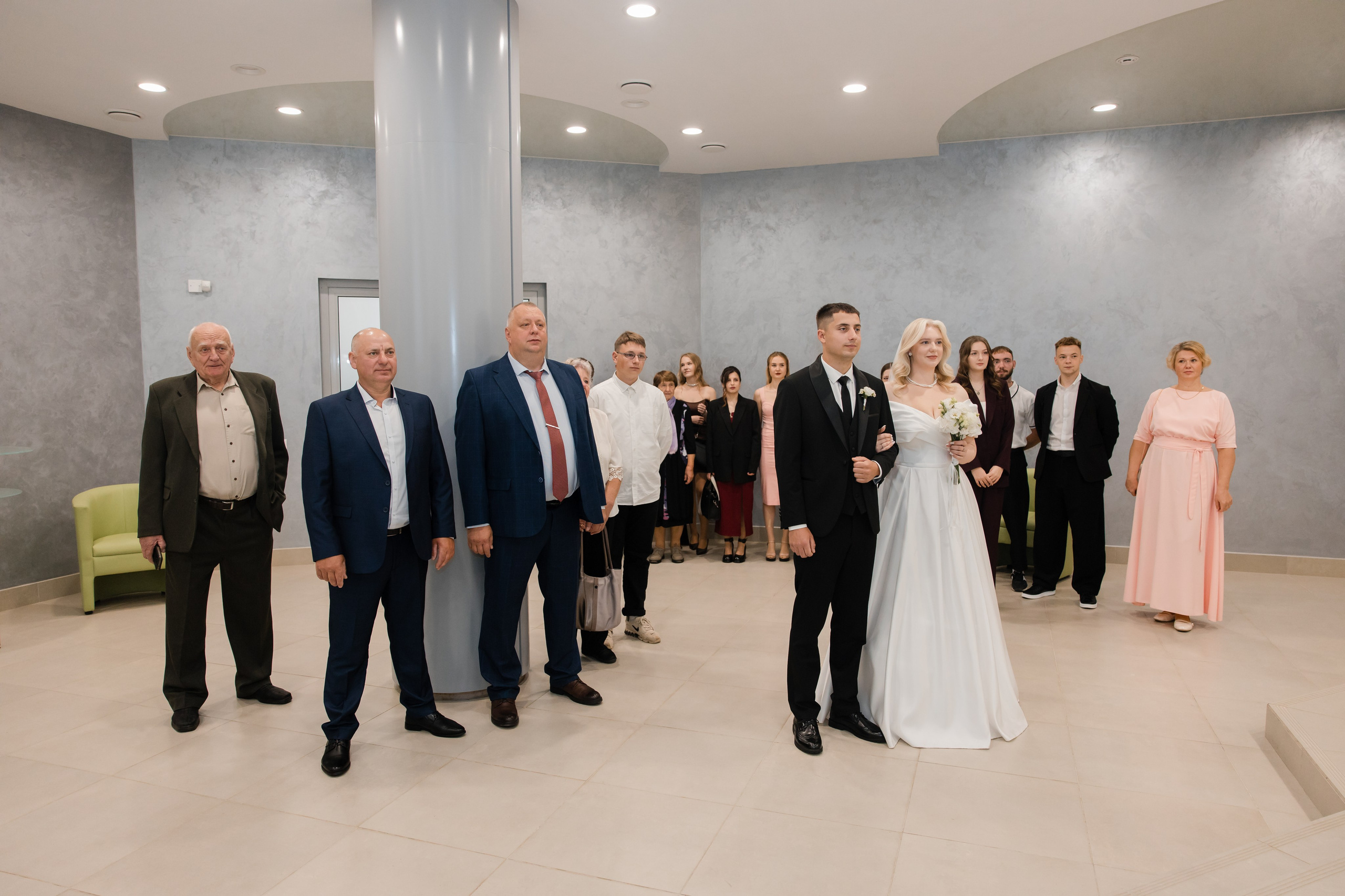 Отдел ЗАГС Администрации Первомайского района. Видеосъемка и фотосъемка свадеб. Фотограф и оператор на свадьбу. Видеосъемка подкастов, собственная видео-фотостудии. Предметная фотосъемка