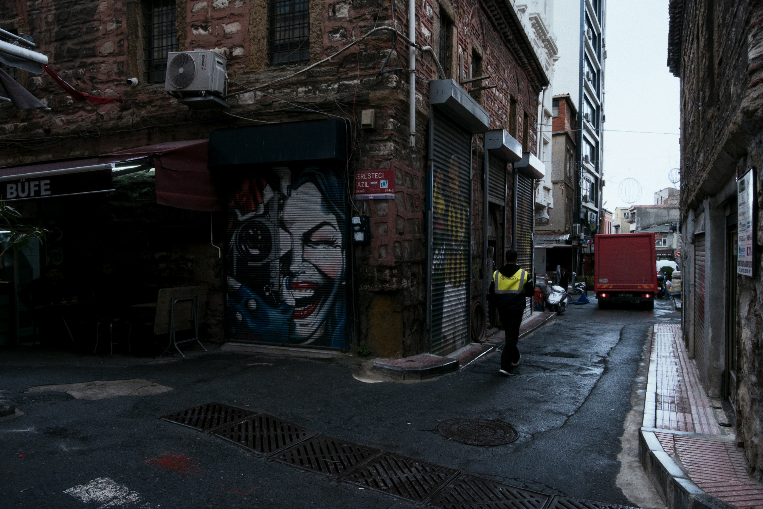 Beyoğlu x Karakoy, Istanbul / Türkey AW26. Фотограф Юрин Евгений