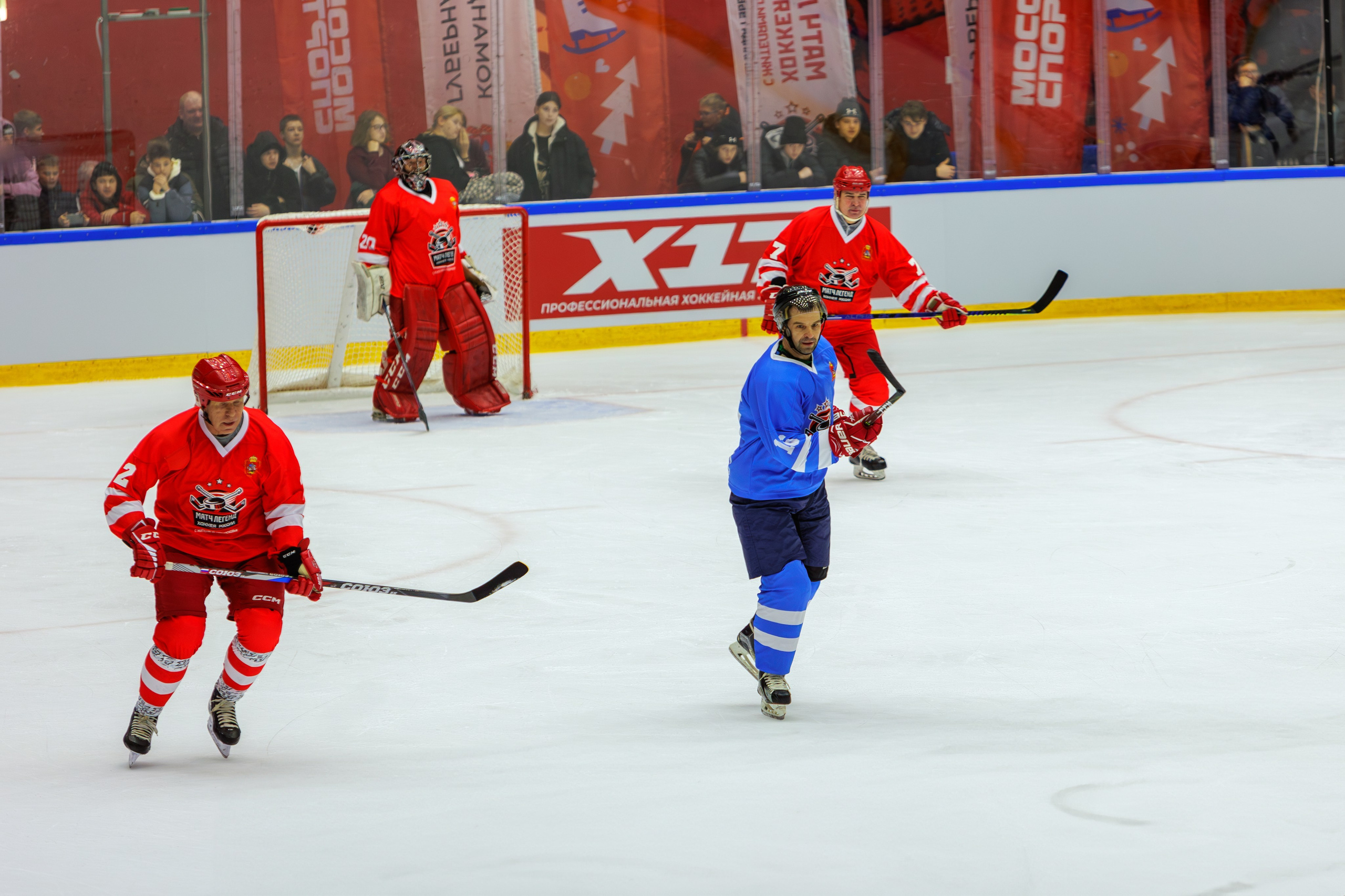 Первый матч Легенд в 2025 году. Выпускные альбомы и школьный фотограф в Подольске, Троицке, Щербинке, Москве и Московской области