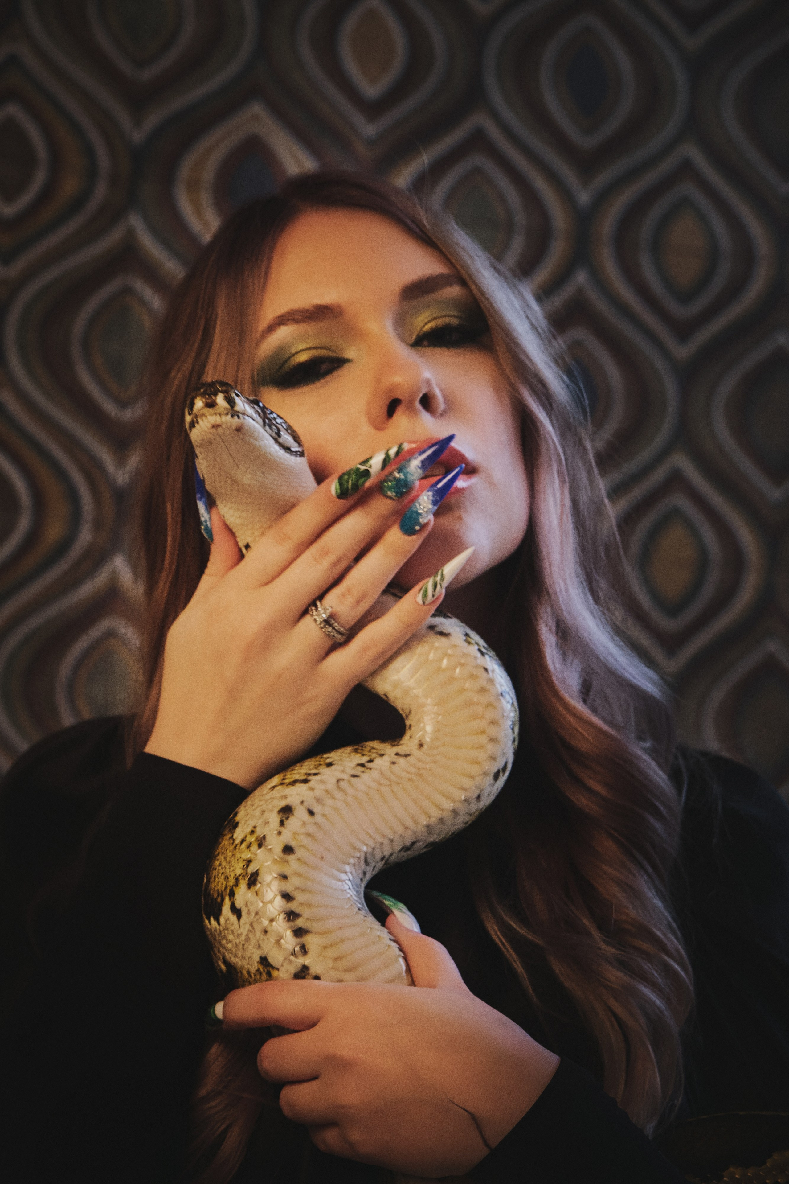 Фотосессия со змеёй в Москве — съёмки в студии с проверенными заводчиками. Портретный фотограф в Москве — Виктория Колышева