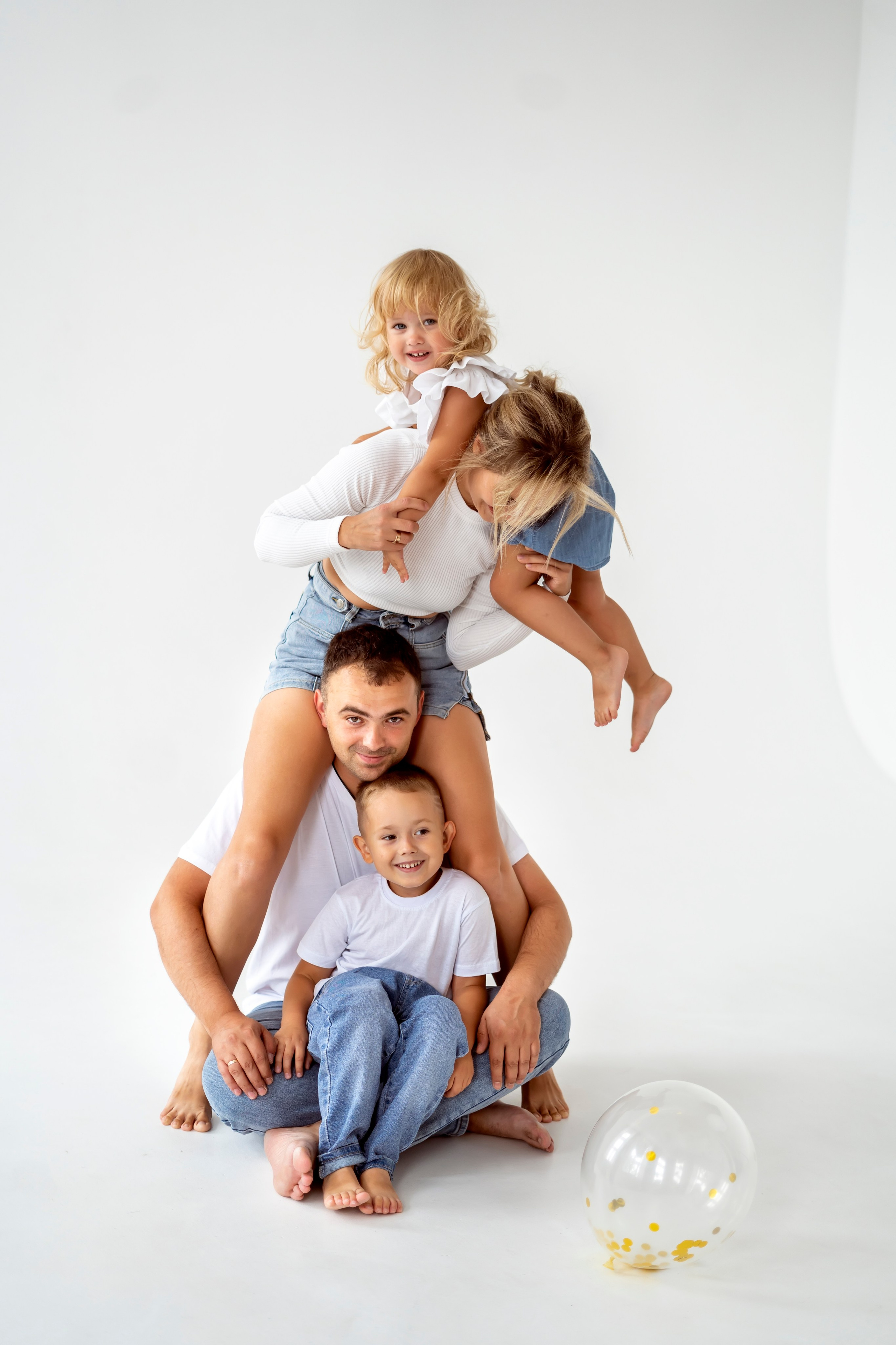 Семейная съёмка на циклораме. Семейный и детский фотограф в Хабаровске Анна Гриневич