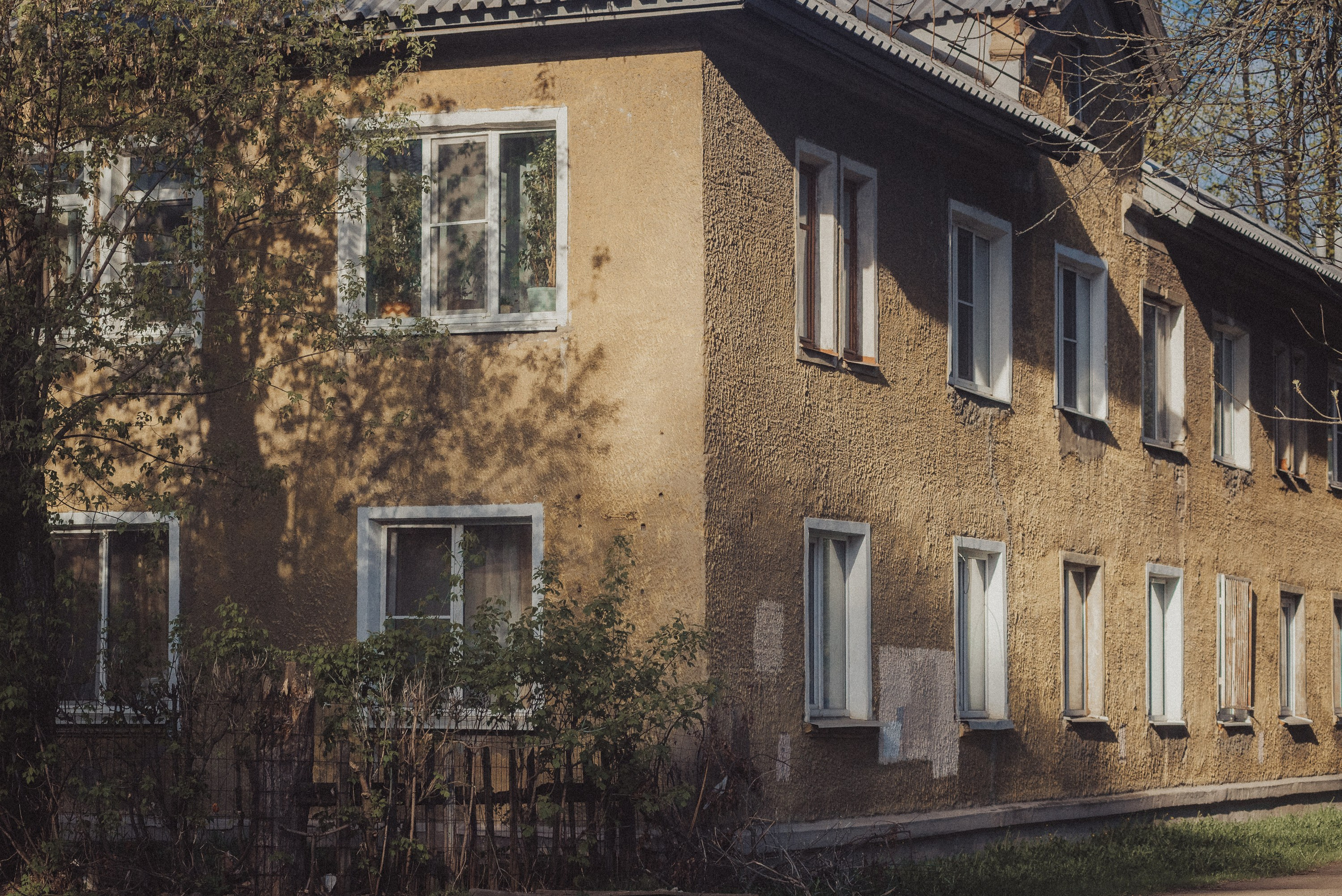 Проект #улицыгорода. Ярославль, ул. Карла Либкнехта. Документальный фотограф Илья Тихановский