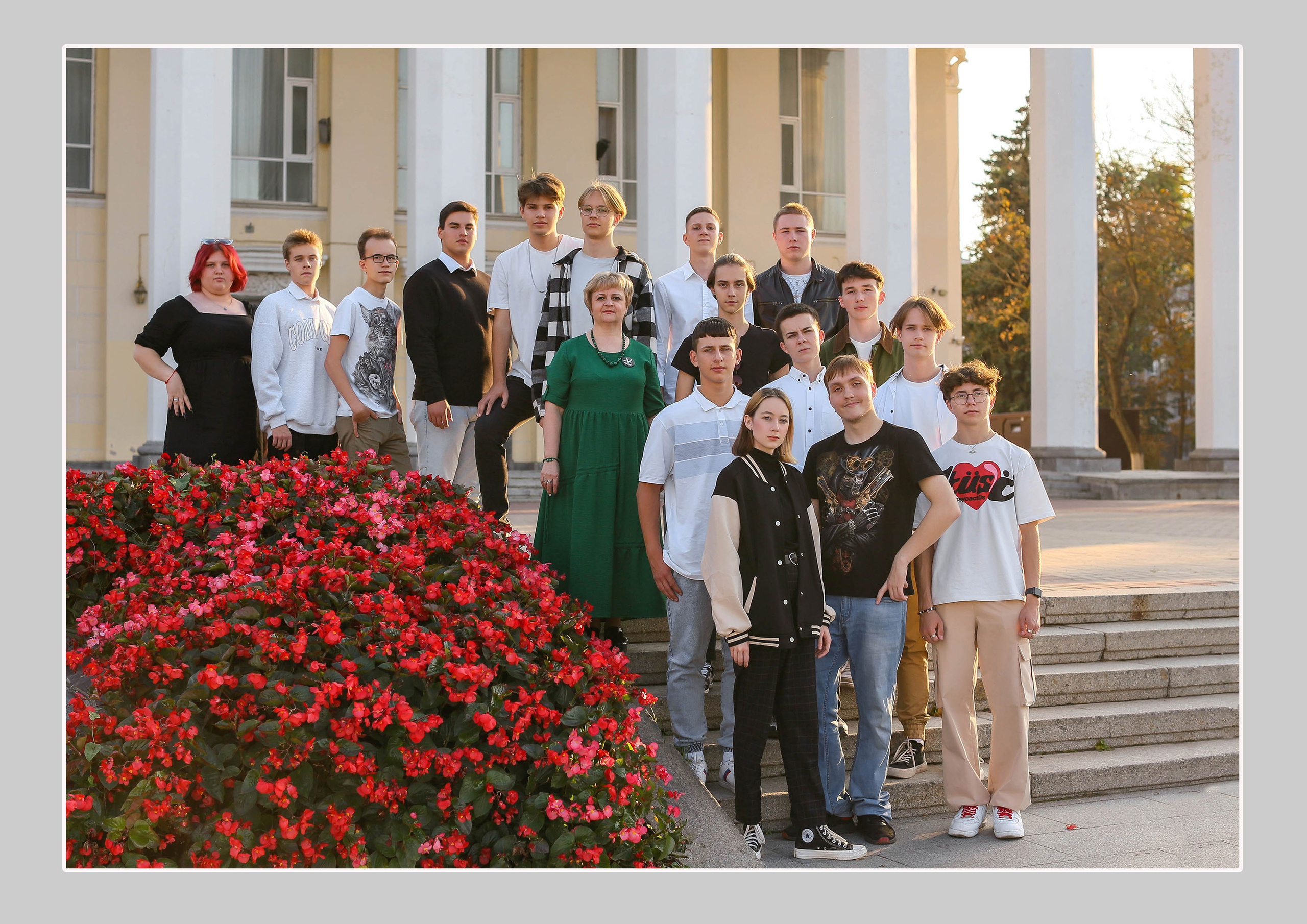 Стоимость Выпускного альбома на 10 разворотов. Школьные выпускные альбомы в Белгороде