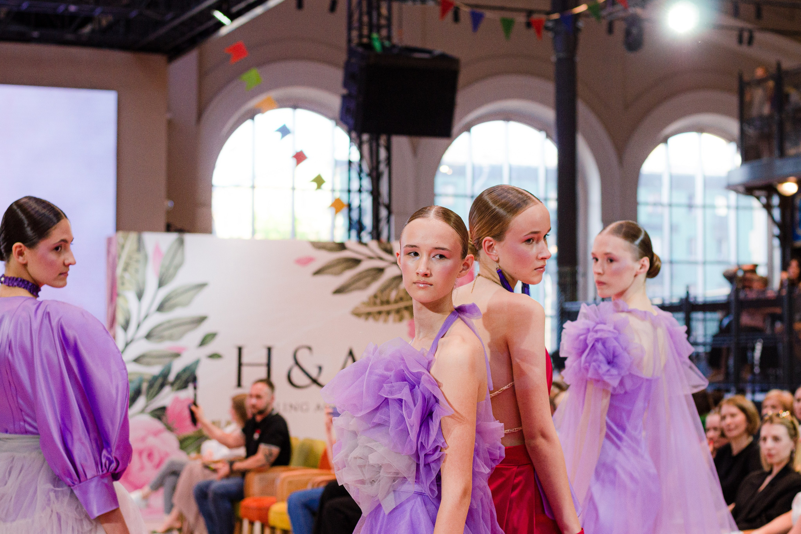 Показы мод. Портретный и репортажный фотограф в Санкт-Петербурге Варвара Жукова