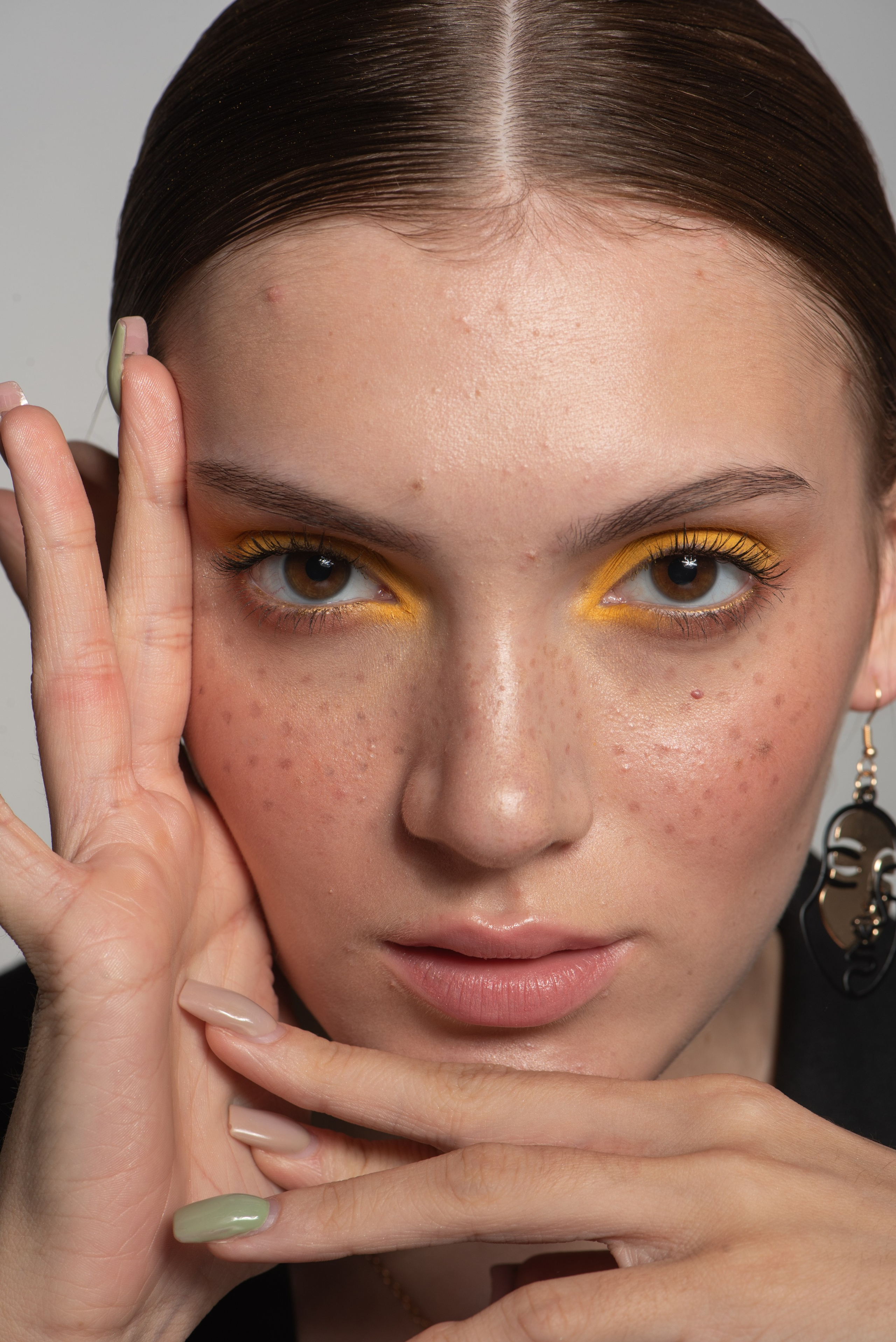 BEFORE / AFTER. RETOUCHER / Beauty / Product / Fashion / Commercial