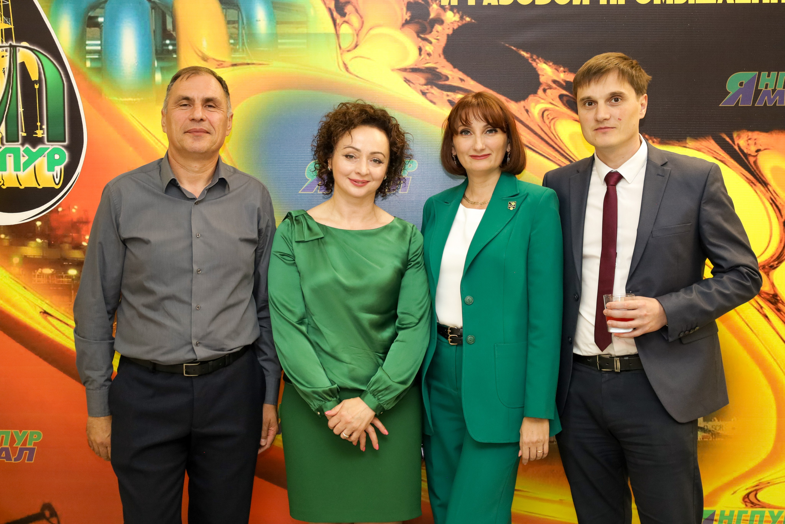 Награждение ко дню работников нефтяной, газовой и топливной промышленности. Фотограф в Губкинском | Александра Артамонова