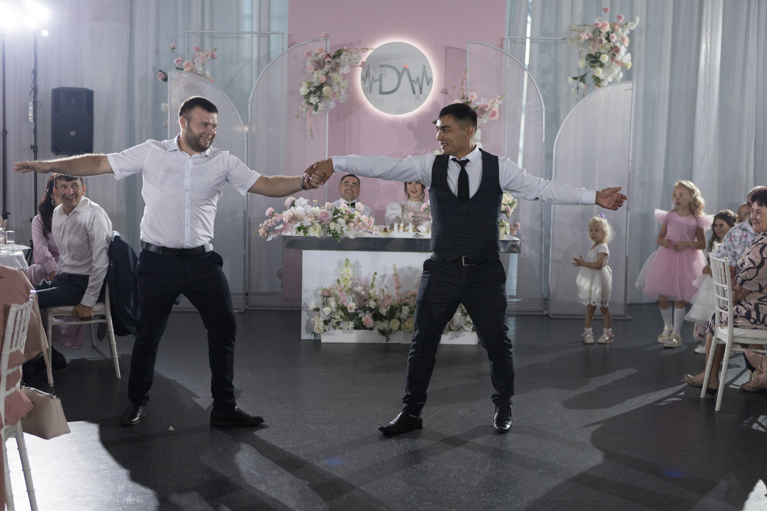 Свадебный фотограф Уфа — Руслан ГабдлисламовЖивые эмоции, красивые кадры, воспоминания на всю жизнь.Работаю по всей Республике Башкортоста. Свадебный фотограф Уфа Руслан Габдлисламов