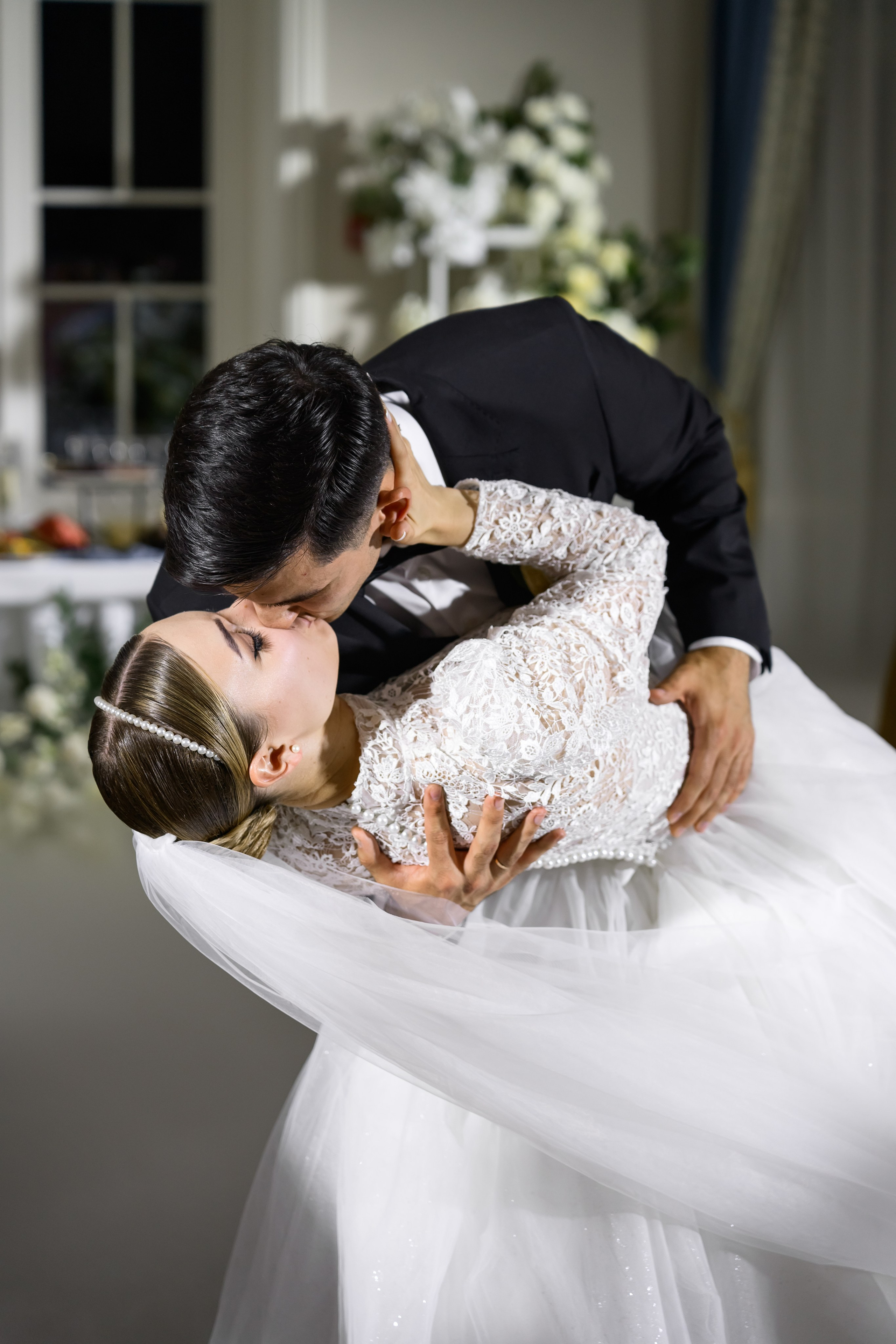 Свадебная фотосессия в усадьбе Остафьево. Свадебный фотограф Москва Юрий Кульман