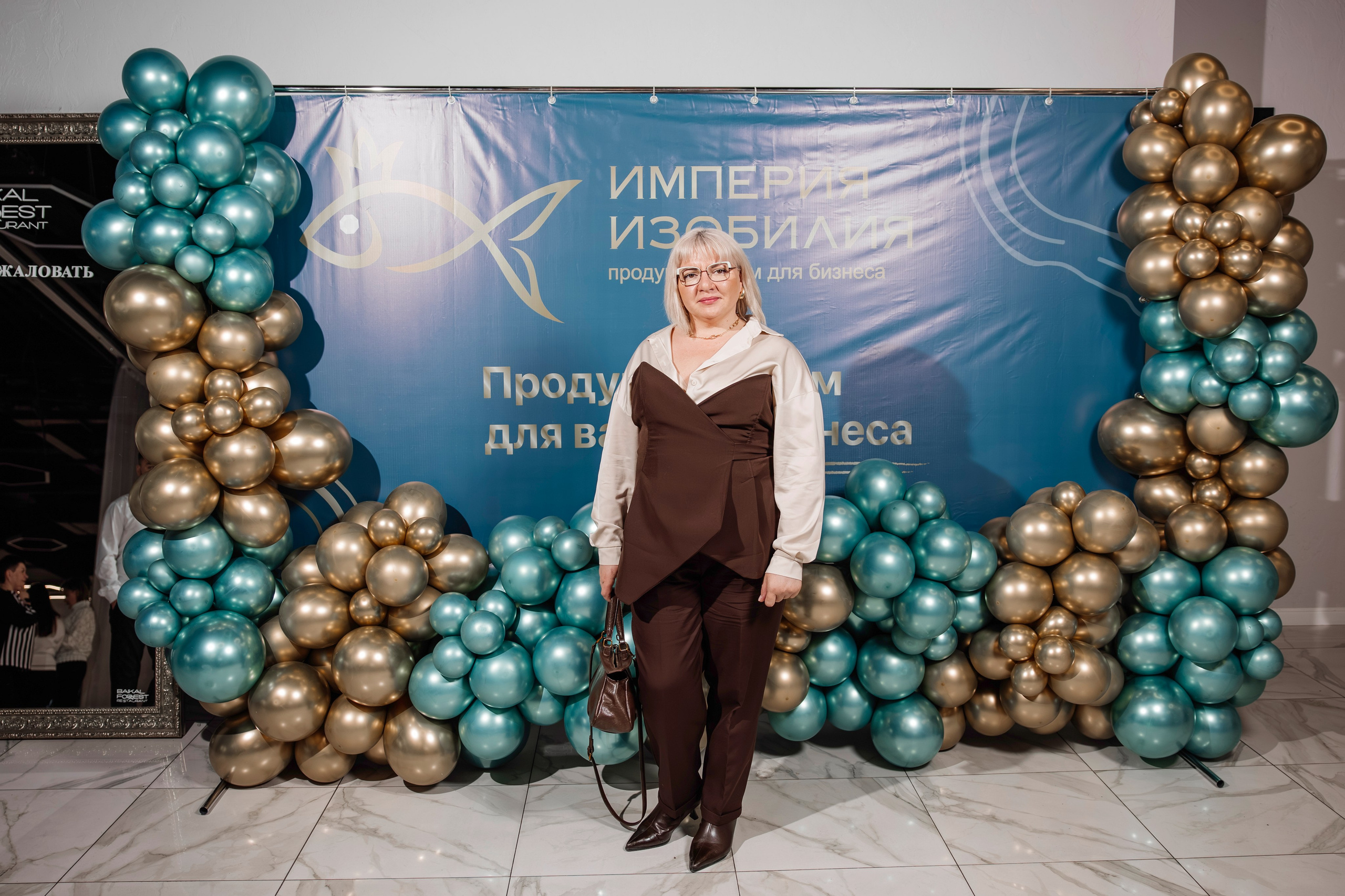 Империя Изобилия — выступления спикеров для предпринимателей. Свадебный фотограф в Иркутске Бобылев Никита