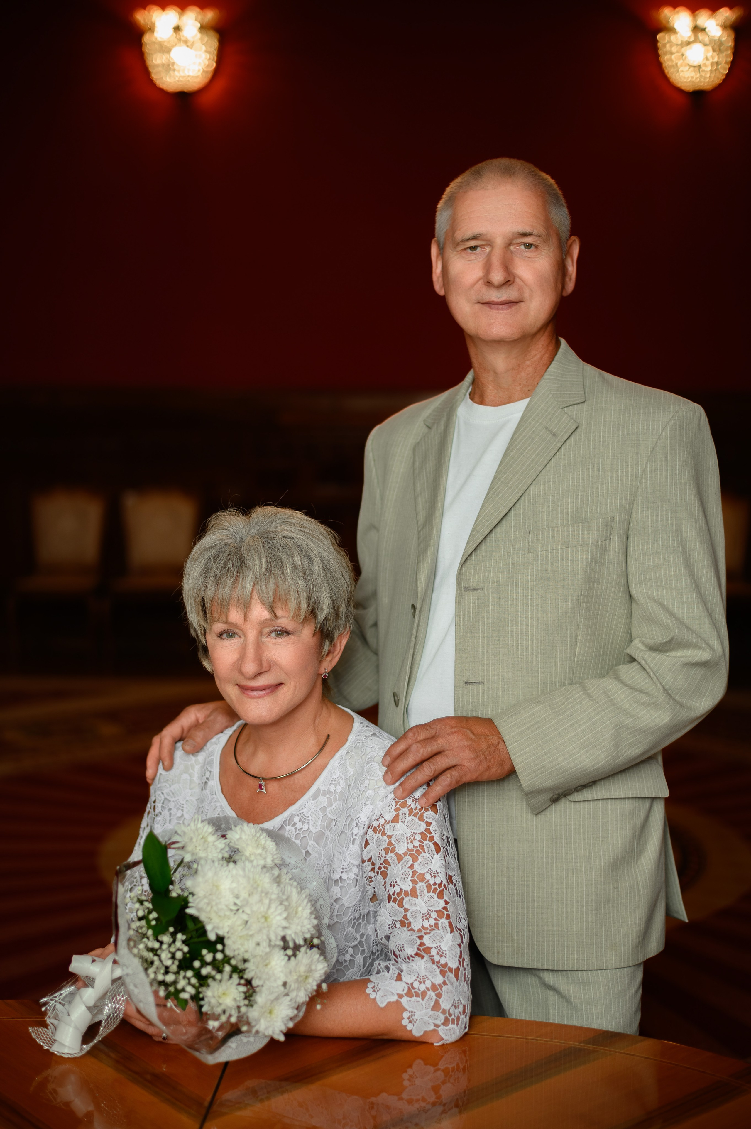 Фотосессия для юбиляров во дворце от 5000 рублей.