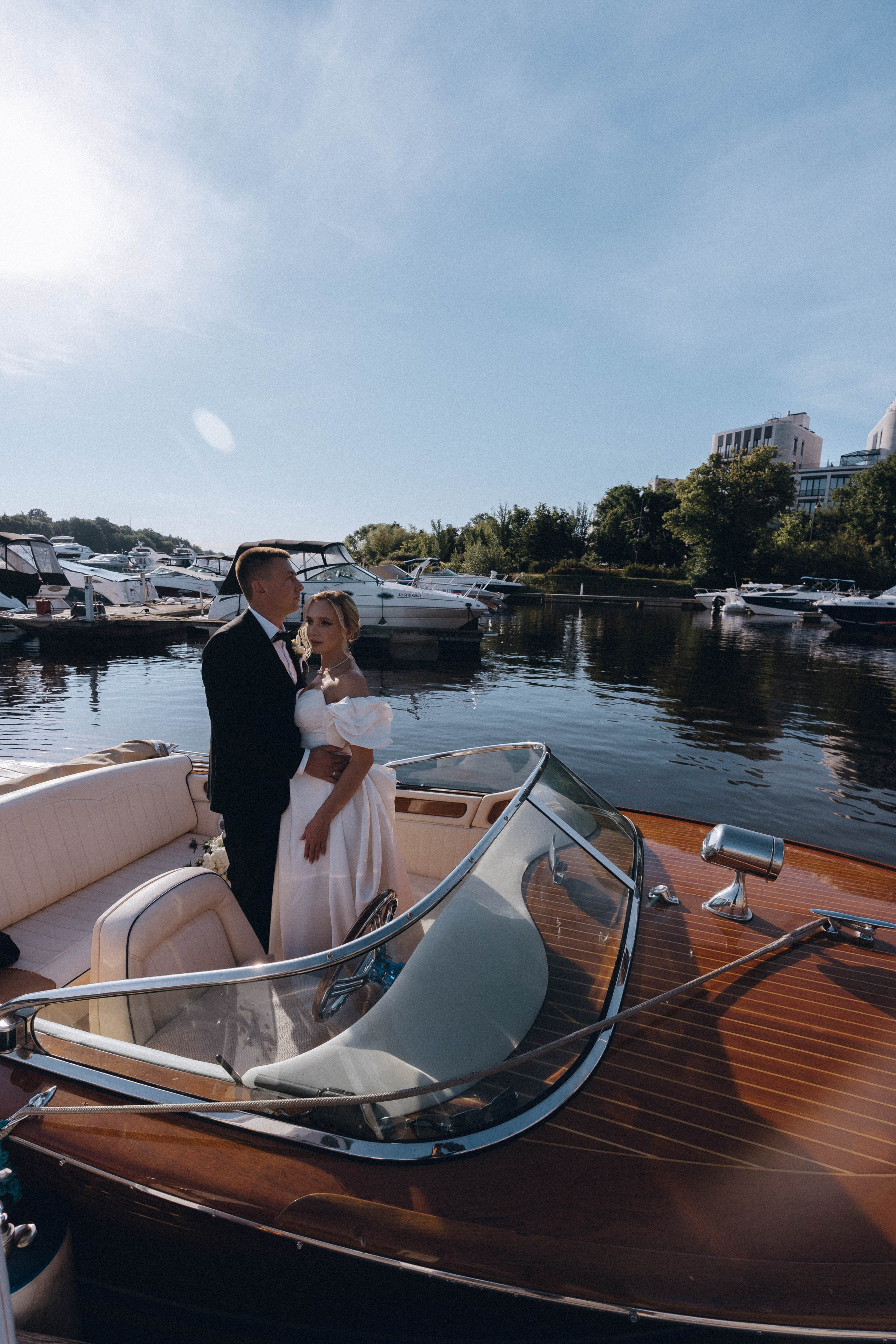 СВАДЕНБНАЯ СЬЕМКА НА КАТЕРЕ ПО КАНАЛАМ САНКТ-ПЕТЕРБУРГА И В АКВАТОРИИ НЕВЫ. Профессиональный фотограф, Санкт-Петербург — Виктория Богомолова