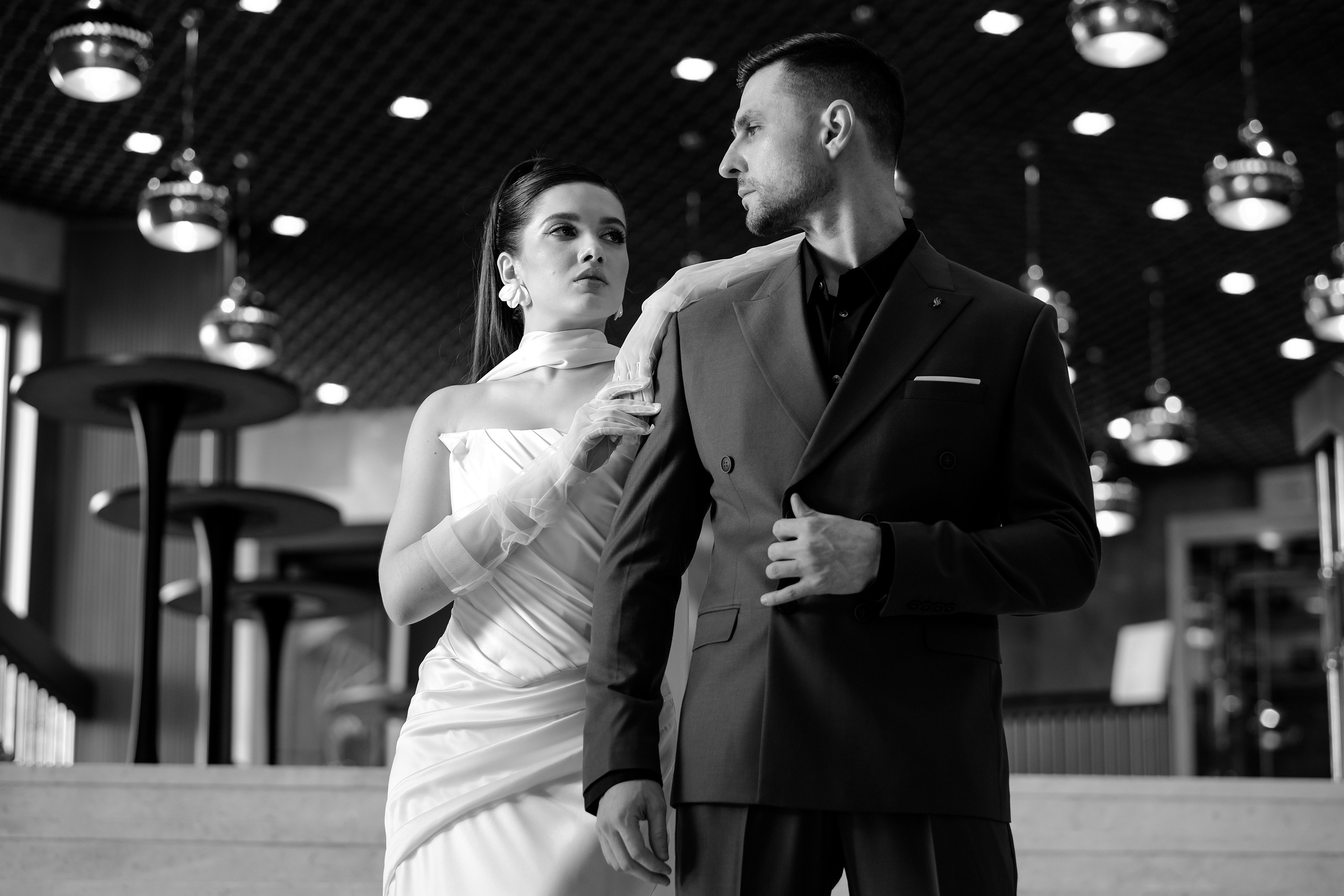 Свадебная фотосессия в театре драмы имени Наума Орлова. Свадебный фотограф в Челябинске Сырчикова Наталья