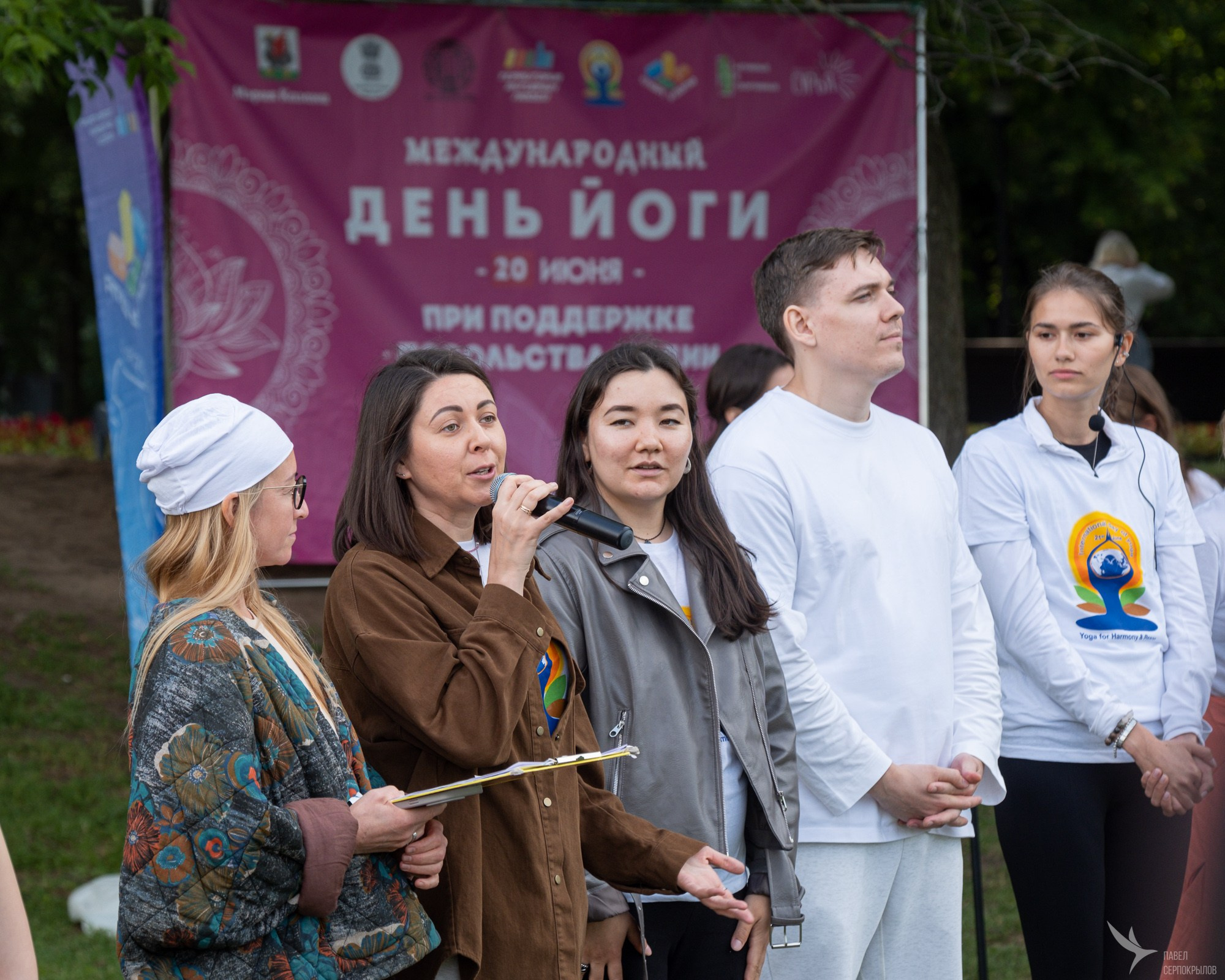 Международный день йоги в парке Горького. Репортажный фотограф в Казани Павел Серпокрылов