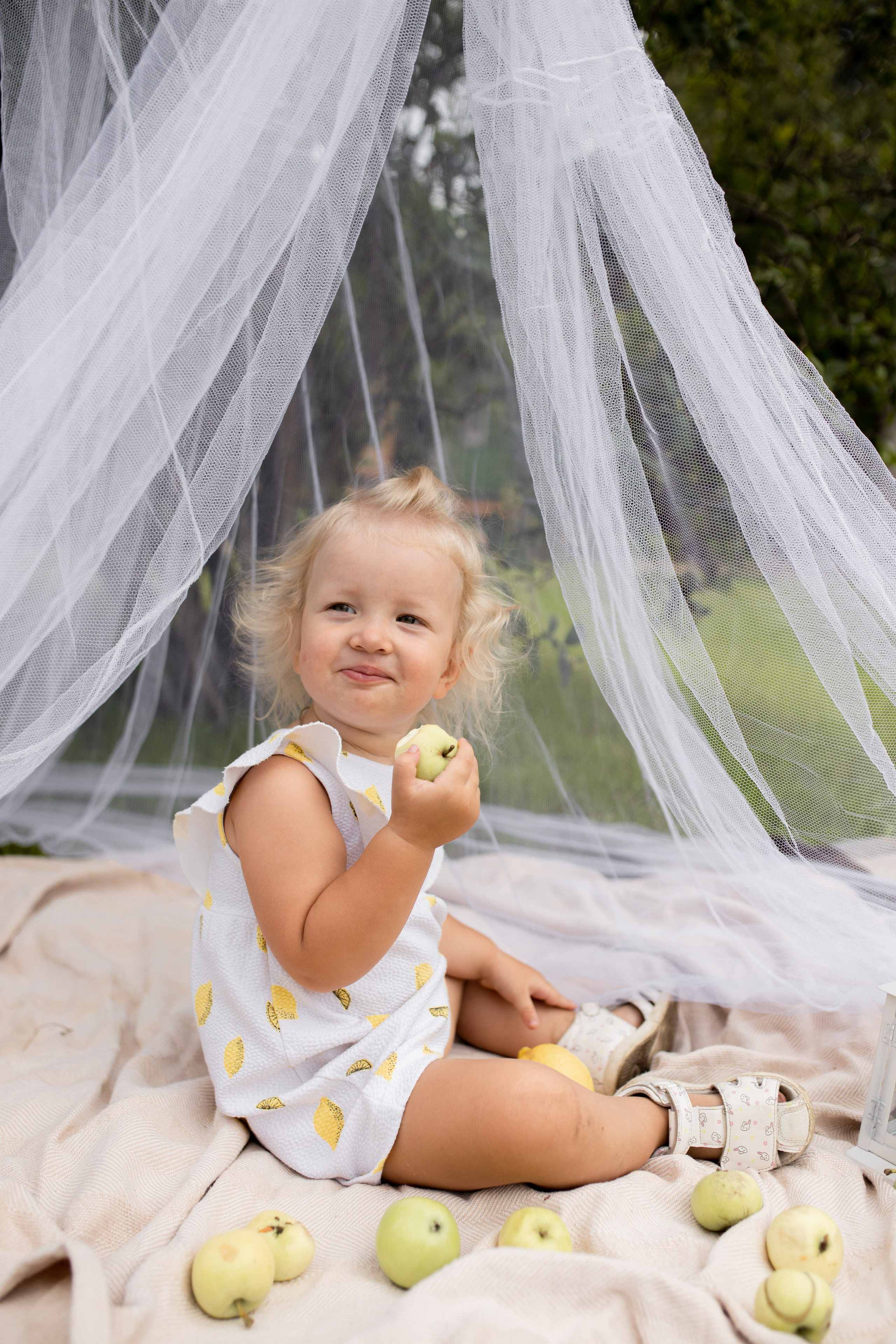 Семейная фотосессия на даче в Купавне. Фотограф в Железнодорожном и Балашихе