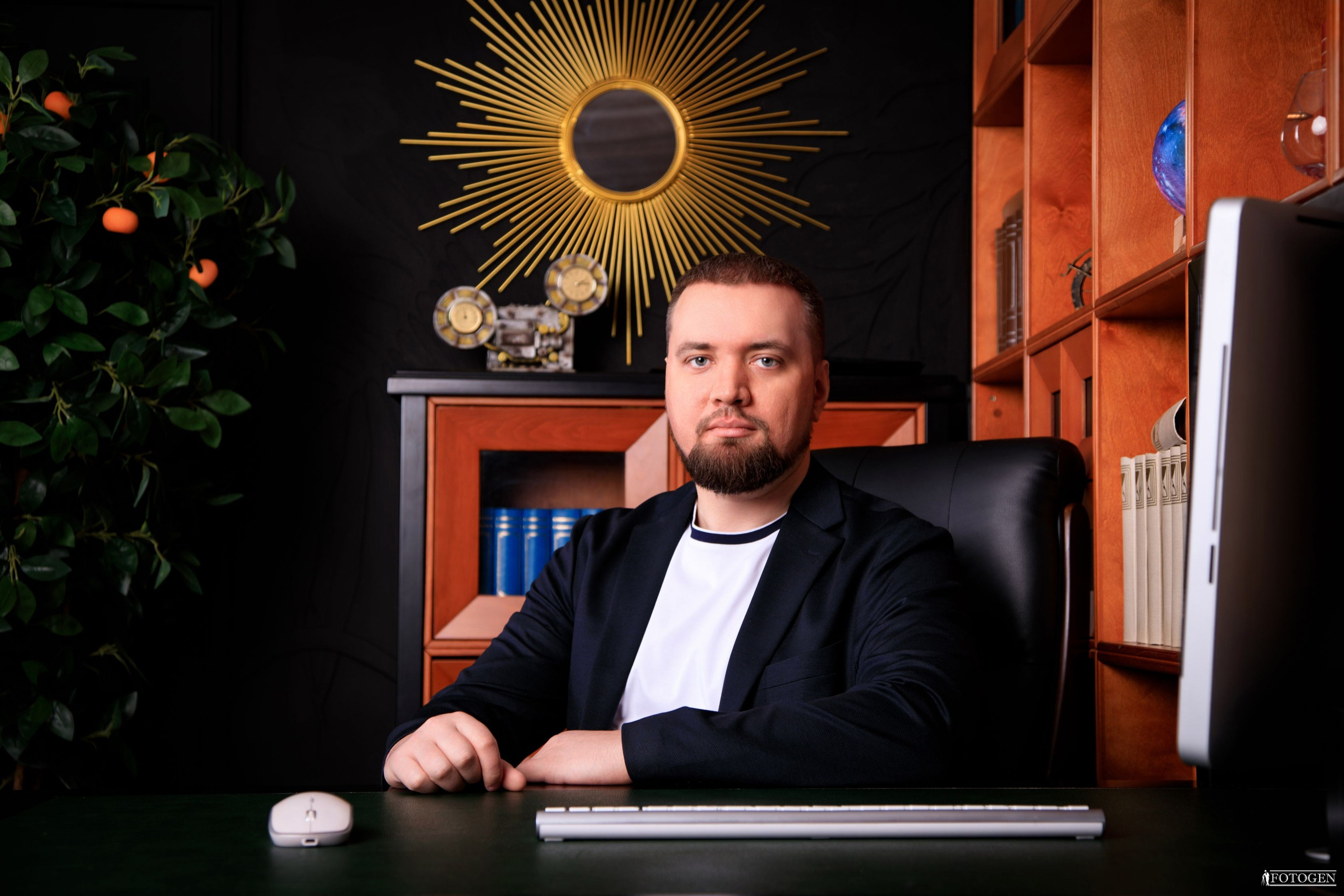 Профессиональная мужская фотосессия в Fotogen: Ваша история в кадре. Интерьерная фотостудия FOTOGEN г. Краснодар