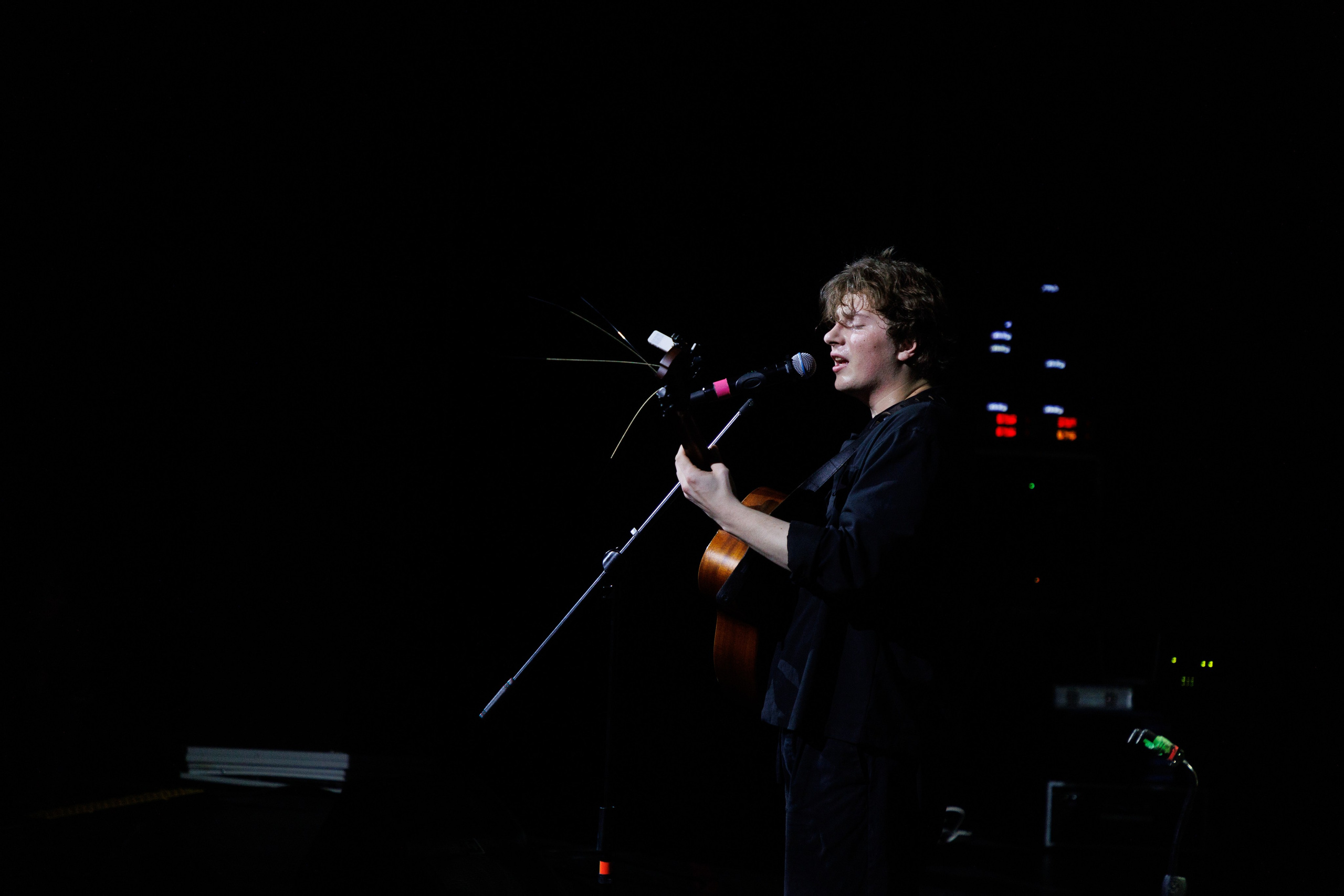 Выксунская премьера «Громко и Честно. Бонд с кнопкой». Фотограф городских и семейных событий Артем Карпухин