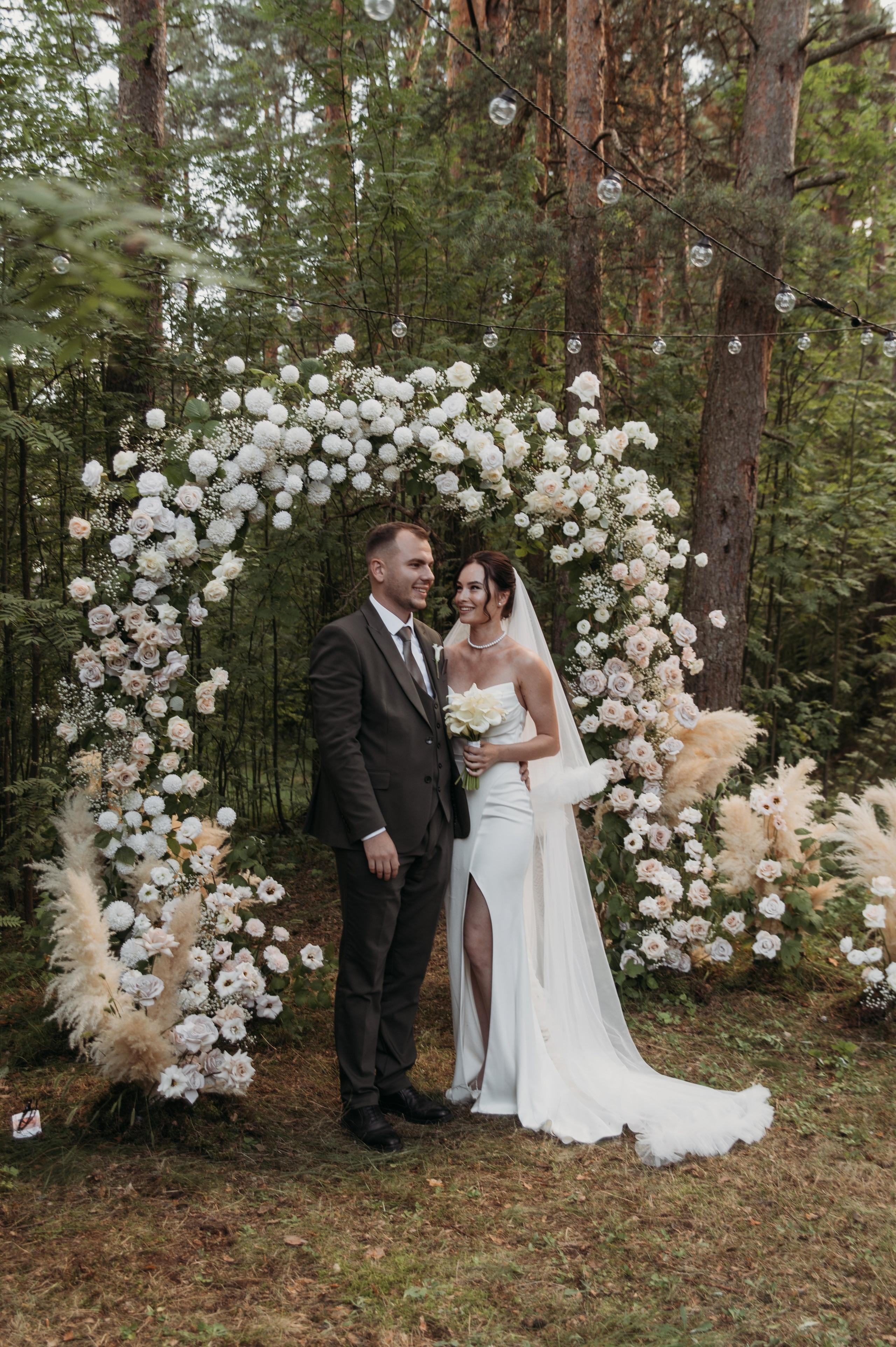 Галерея со свадьбы в Твери, красивая пара в Домотканово. Свадебный фотограф в Твери, Москве и Санкт-Петербурге Денисова Екатерина