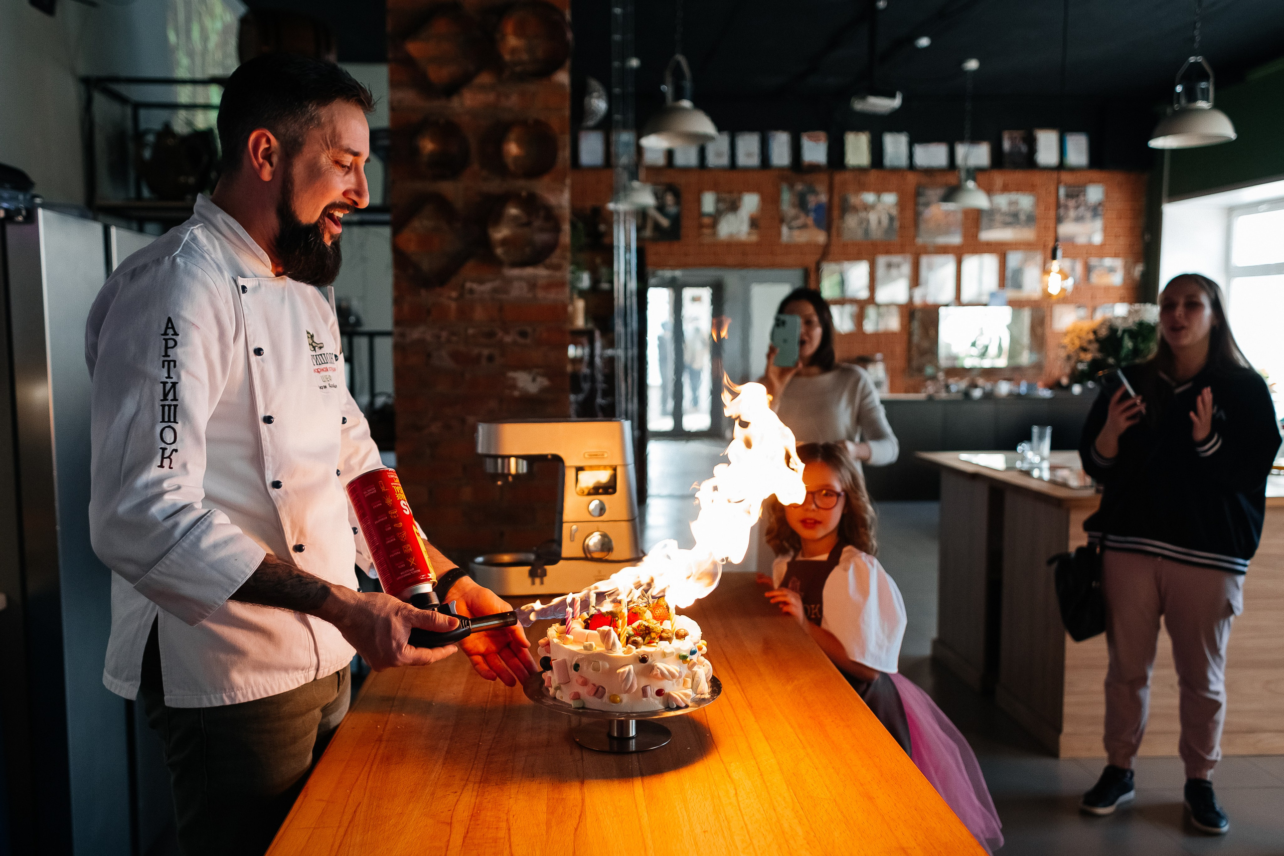 Детский мастер-класс в «АРТиШОК». Фотограф Кемерово | Сергей