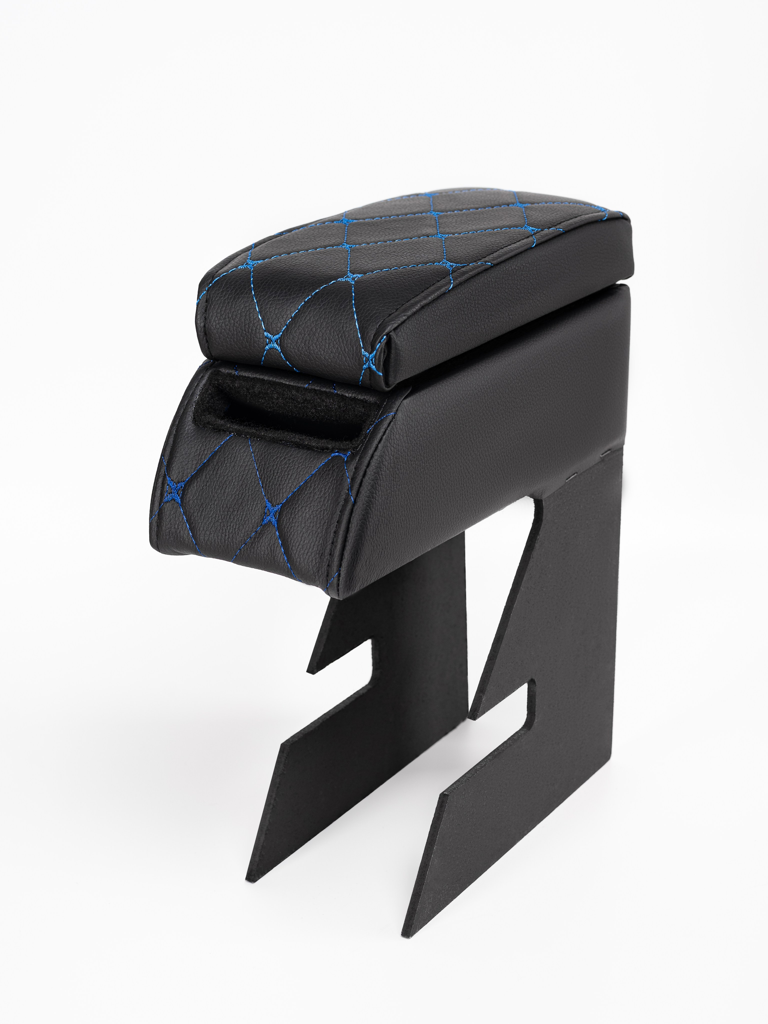 Автоподлокотники предметка стёганые серия 3. Предметный фотограф, фото для маркетплейсов Пятигорск, КМВ