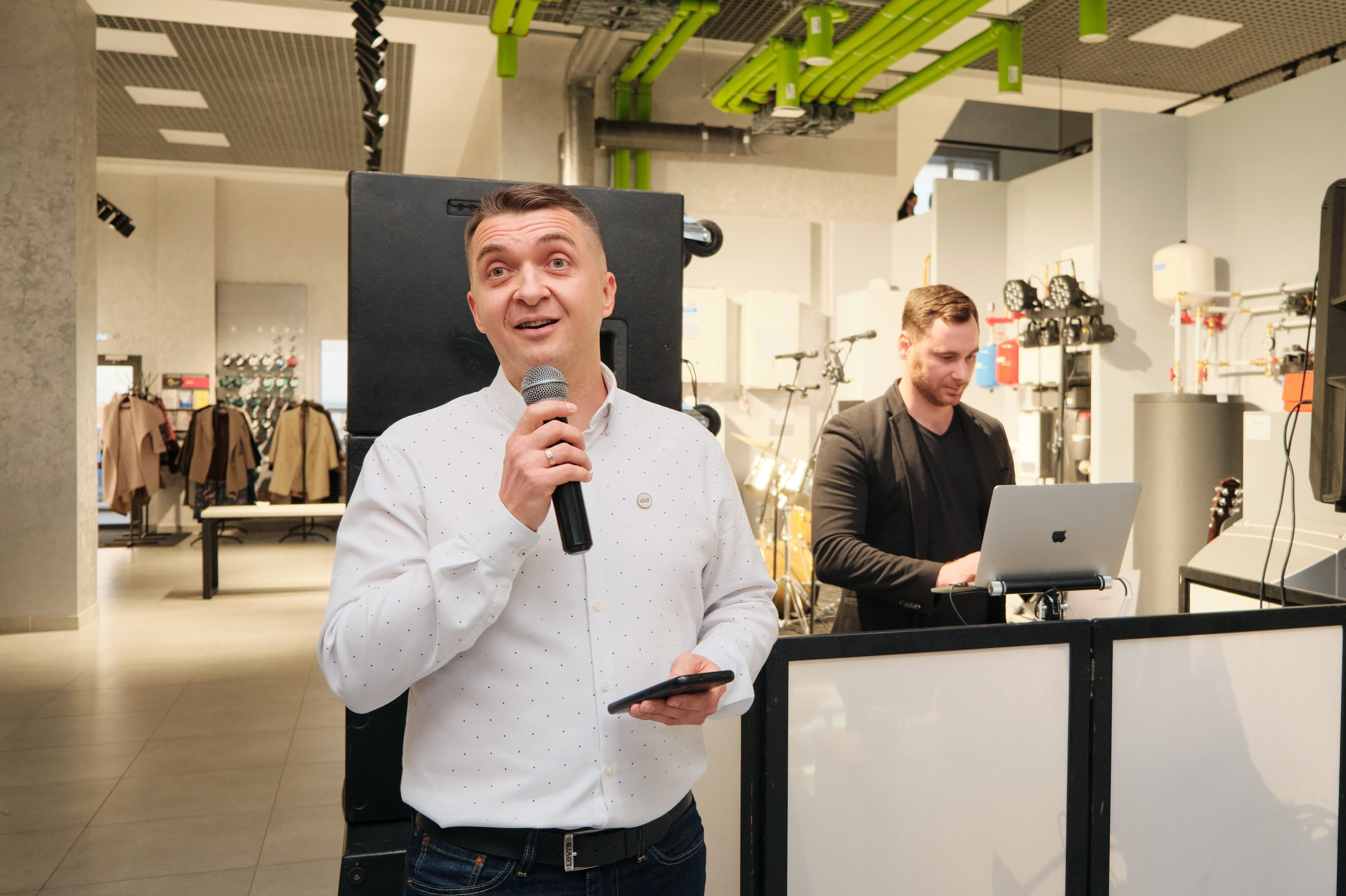 Открытие салона 100 градусов. Антон Ив