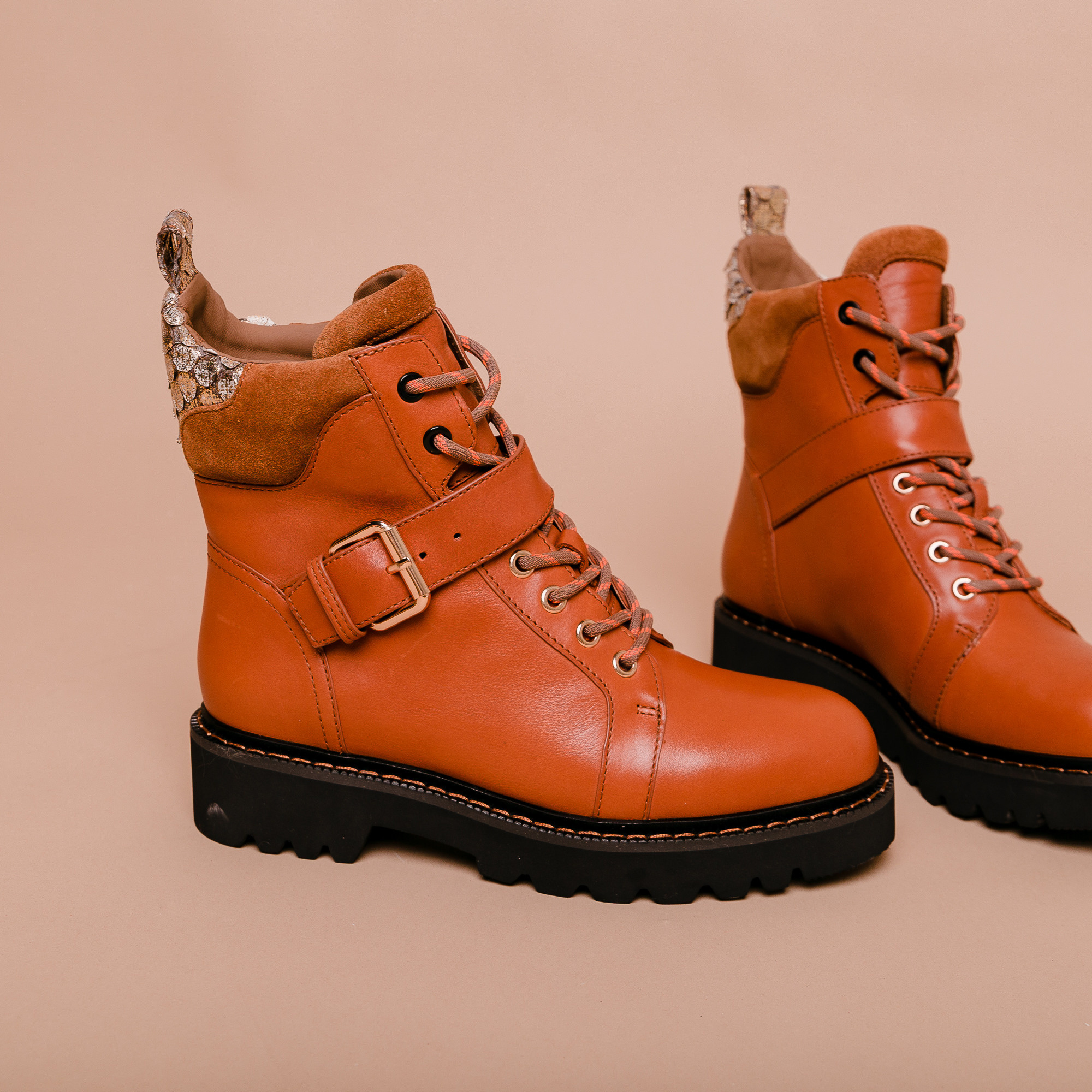 Обувь. Фотограф Улан-Удэ