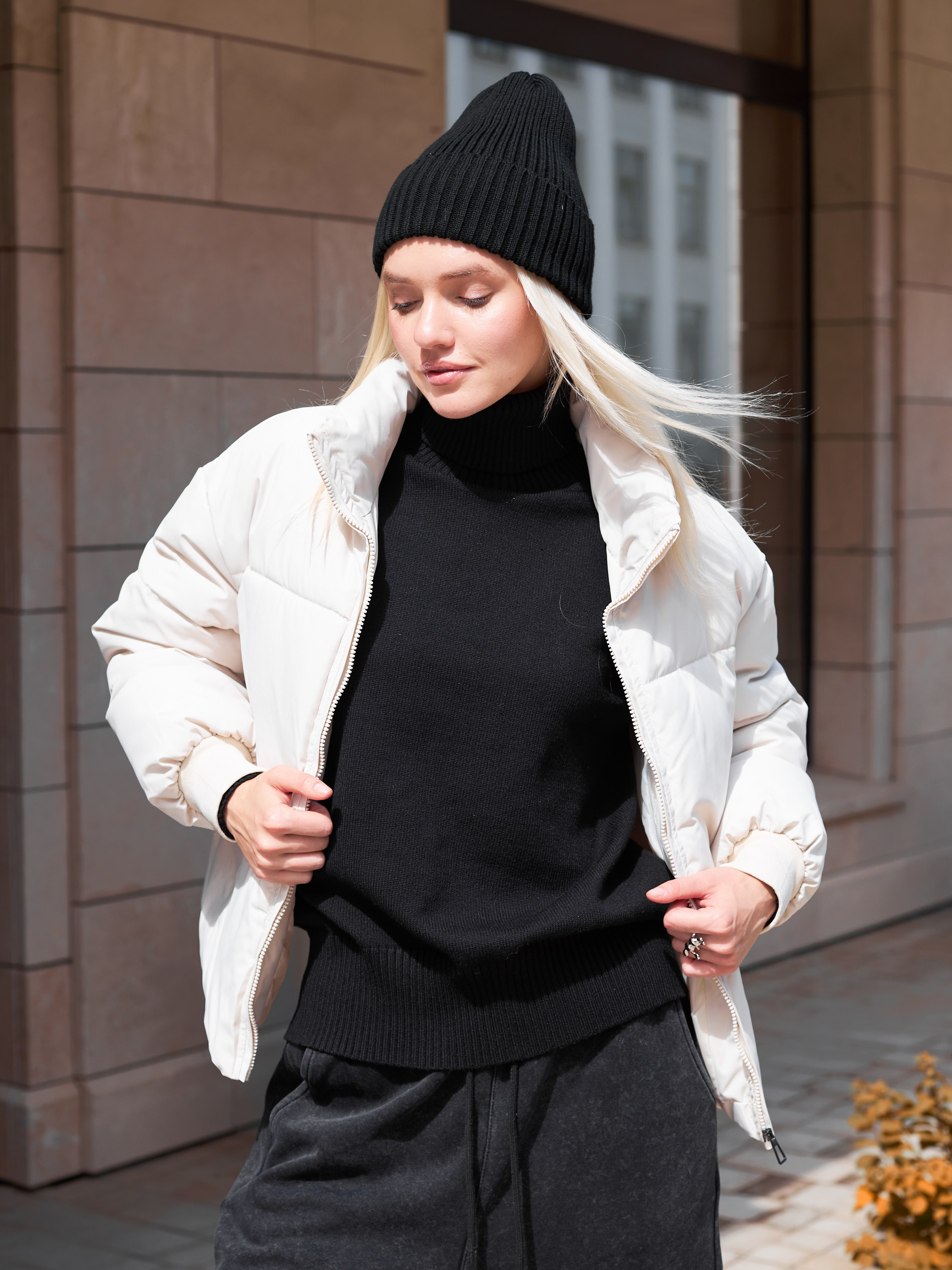 Фотосъемка курток Екатеринбург Wildberries ВБ Ozon Озон фотосессия одежды Екб заказать цена фотосъемка товара WB маркетплейс верхняя одежда. Фотограф Екатеринбург Анастасия Жерновская | Маркетплейсы и нейрофото