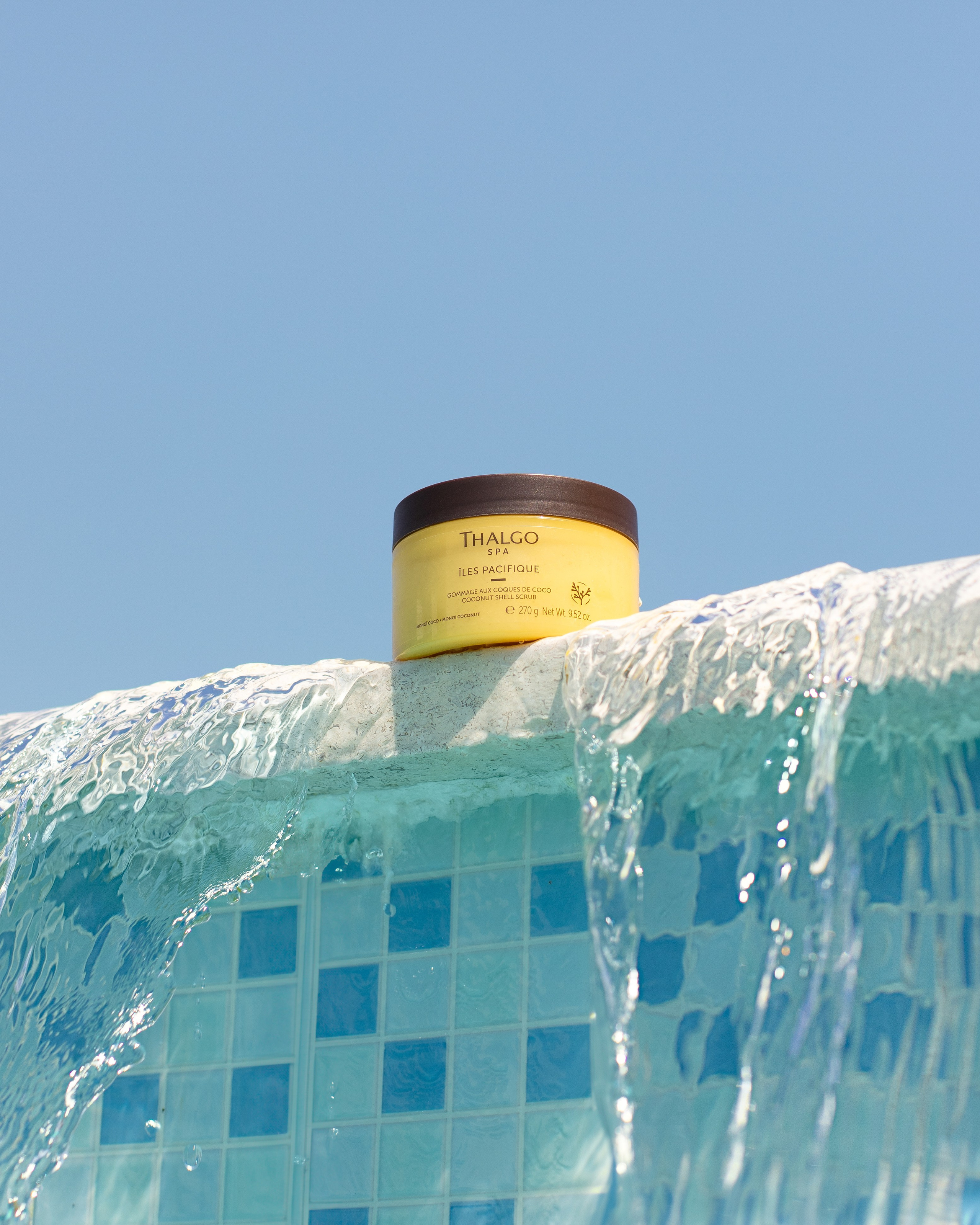 Предметные кадры для брендов, товары, косметика, уходовые продукты, декоративка, волосы. Рекламный фотограф Ксения Вершинина | Москва