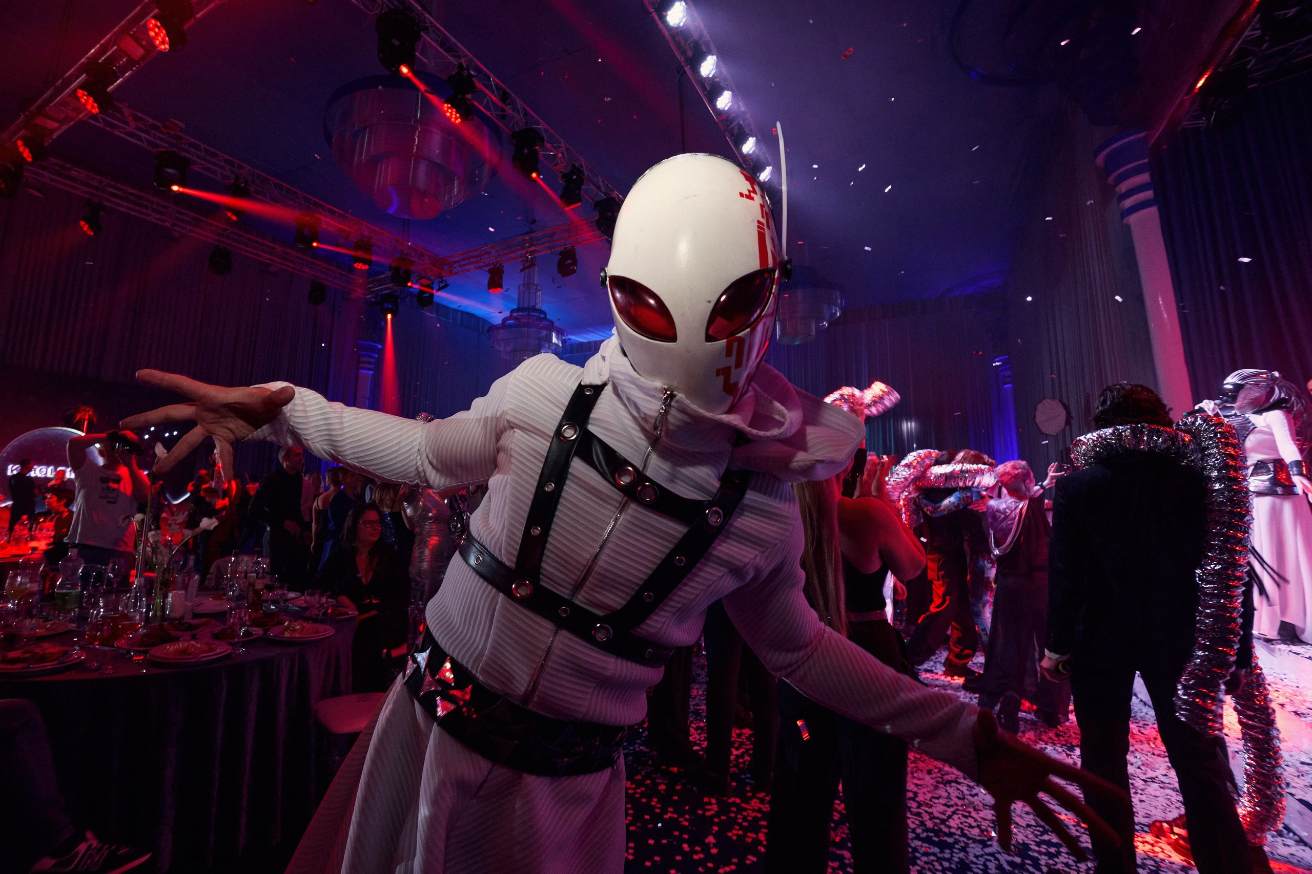 Космический новый год / K-Holding. Другой взгляд на фотографию