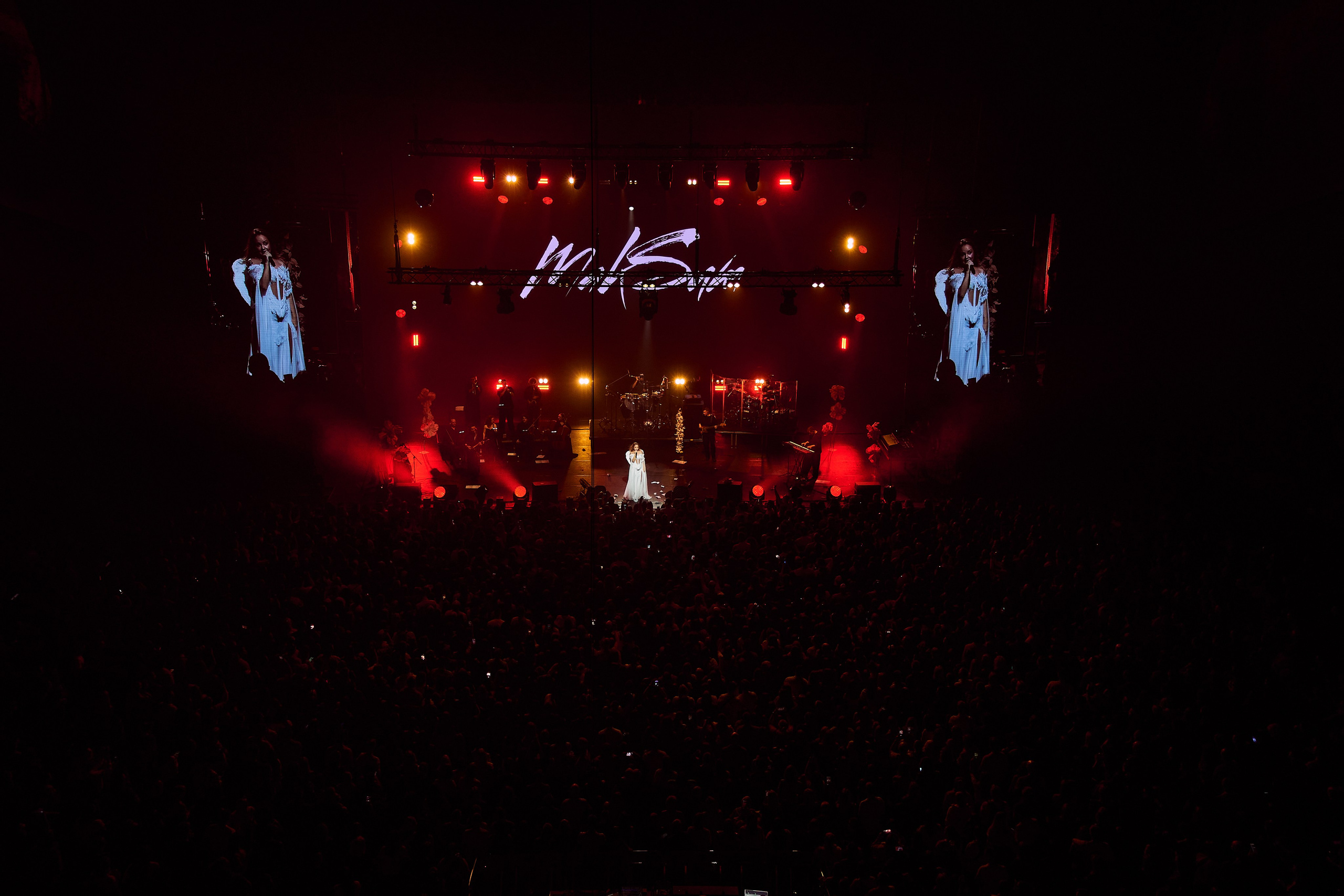 МАКСИМ & TELECLUB. Yekaterinburg, Sochi, Istanbul, Tiflis-Bshari Zaana’da fotoğrafçı