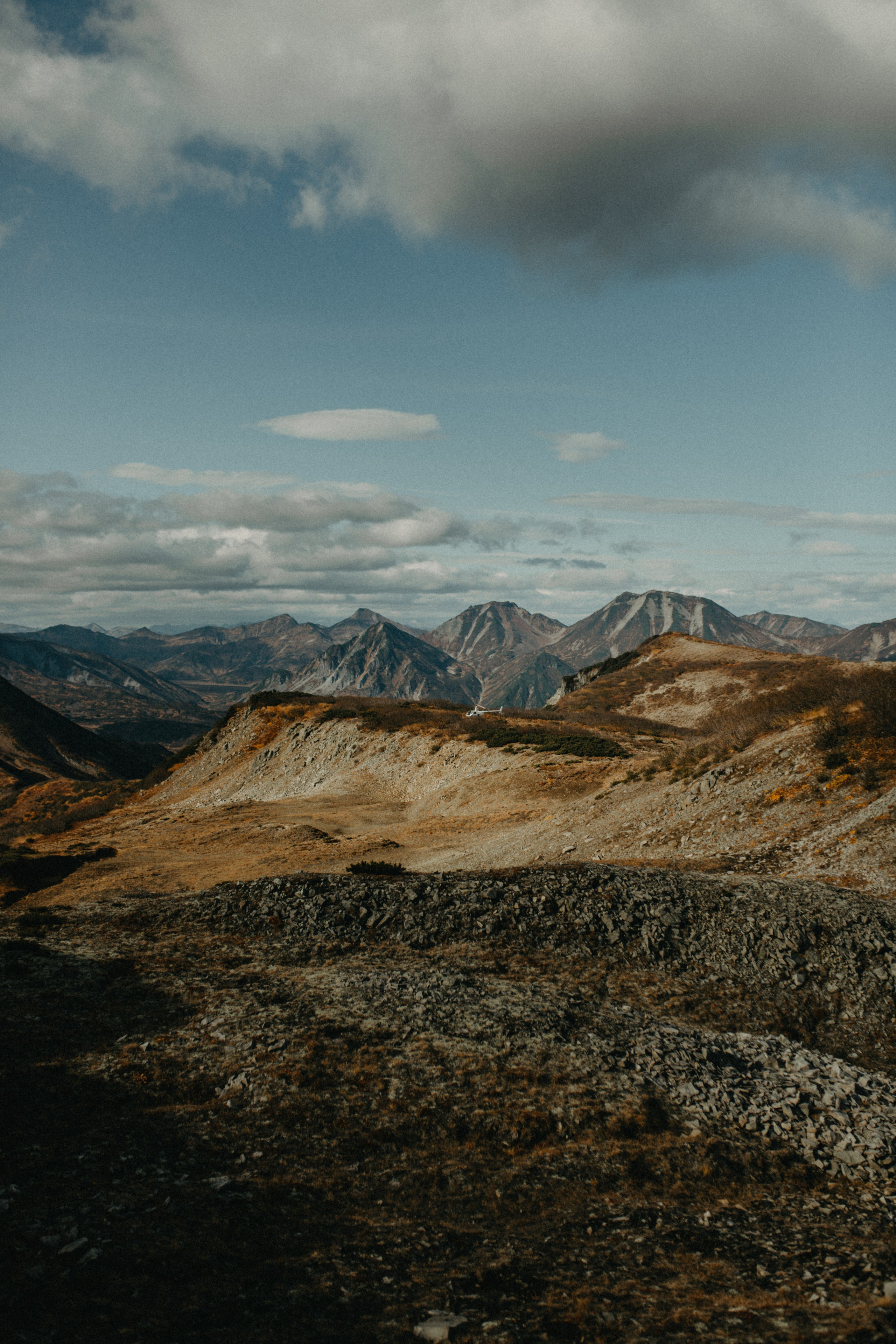 Вертолетный полет Бухта Жировая. Свадебное фото и видео на Камчатке. Туристические маршруты