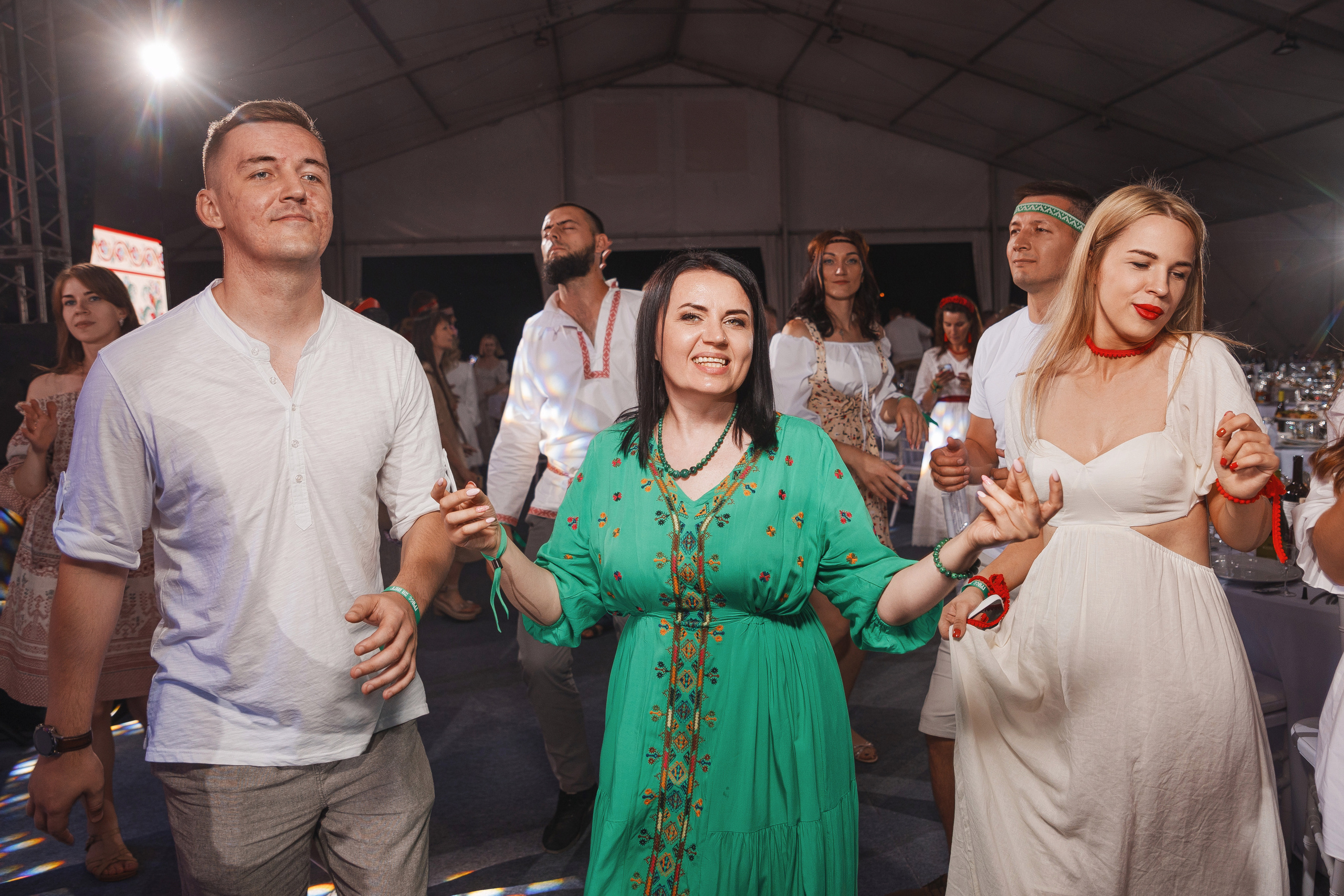 Grass 20 лет. Свадебный и репортажный фотограф в Волгограде Антон Сидоренко