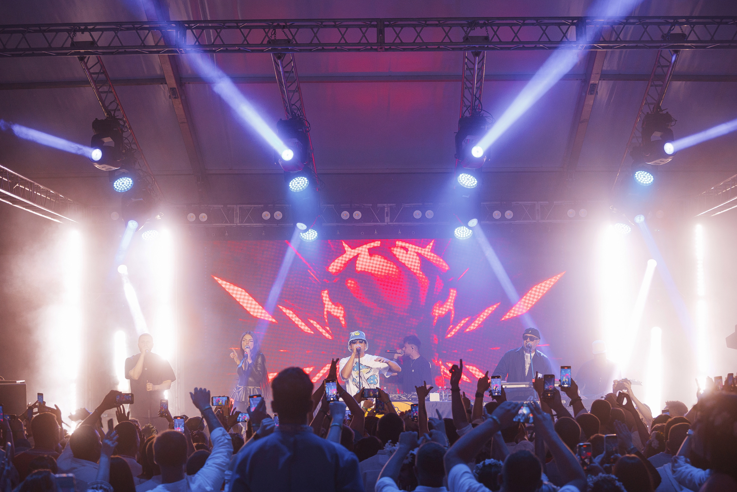 Grass 20 лет. Свадебный и репортажный фотограф в Волгограде Антон Сидоренко