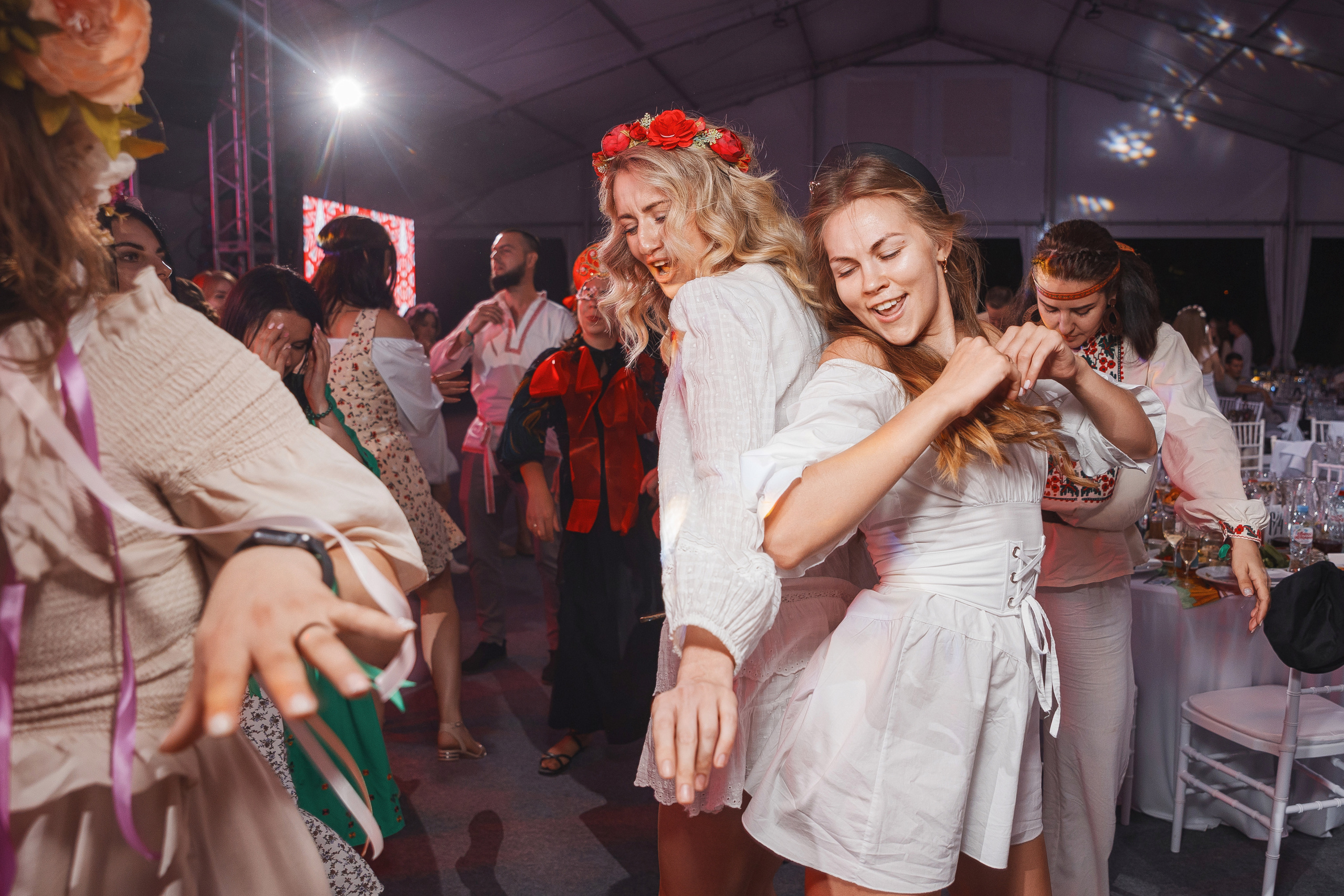 Grass 20 лет. Свадебный и репортажный фотограф в Волгограде Антон Сидоренко