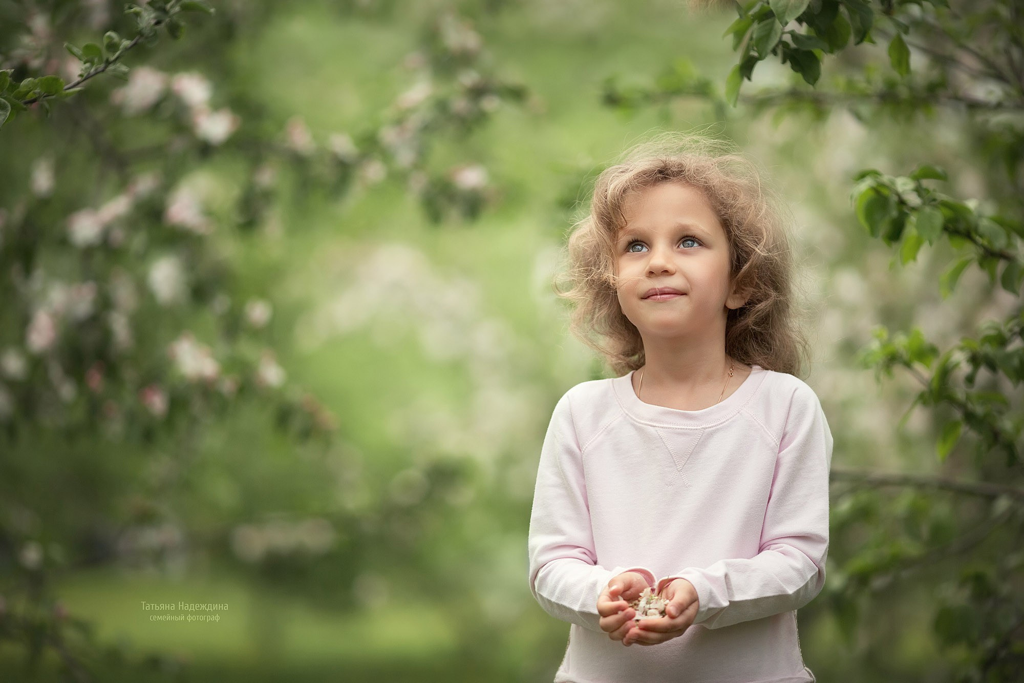 Счастье в цветущих садах. Tatyana Nadezhdina Family photographer