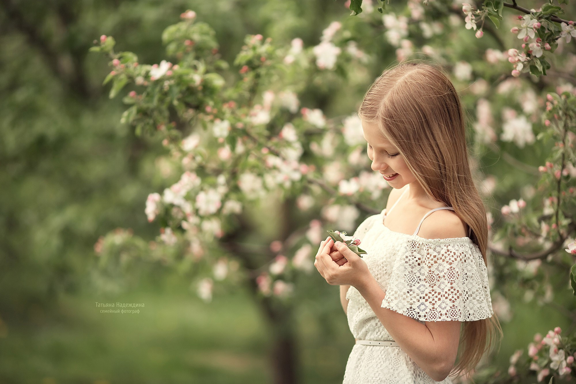 Счастье в цветущих садах. Tatyana Nadezhdina Family photographer