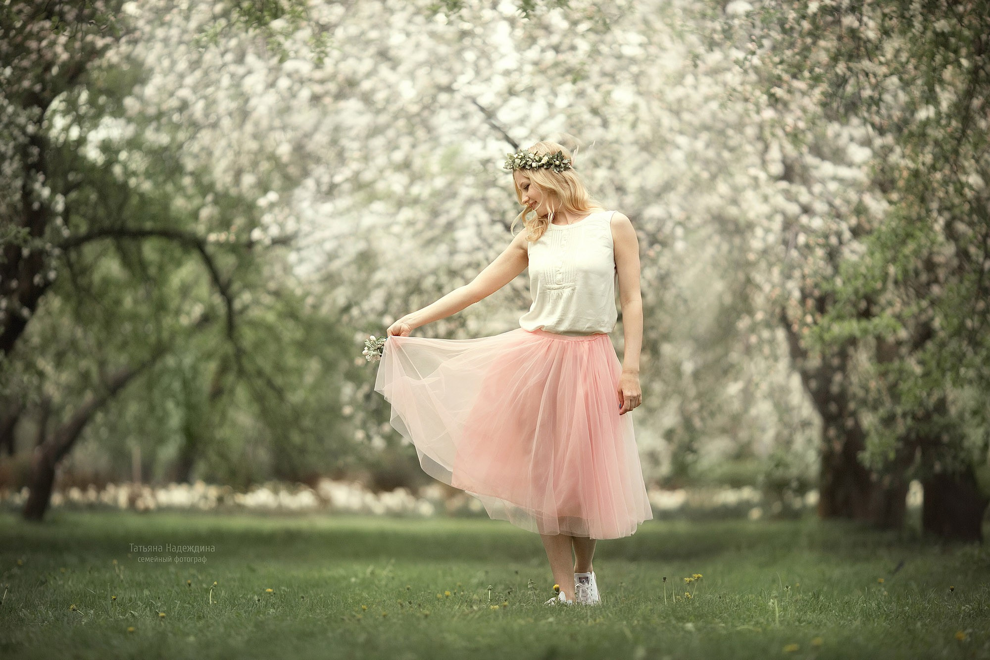 Счастье в цветущих садах. Tatyana Nadezhdina Family photographer