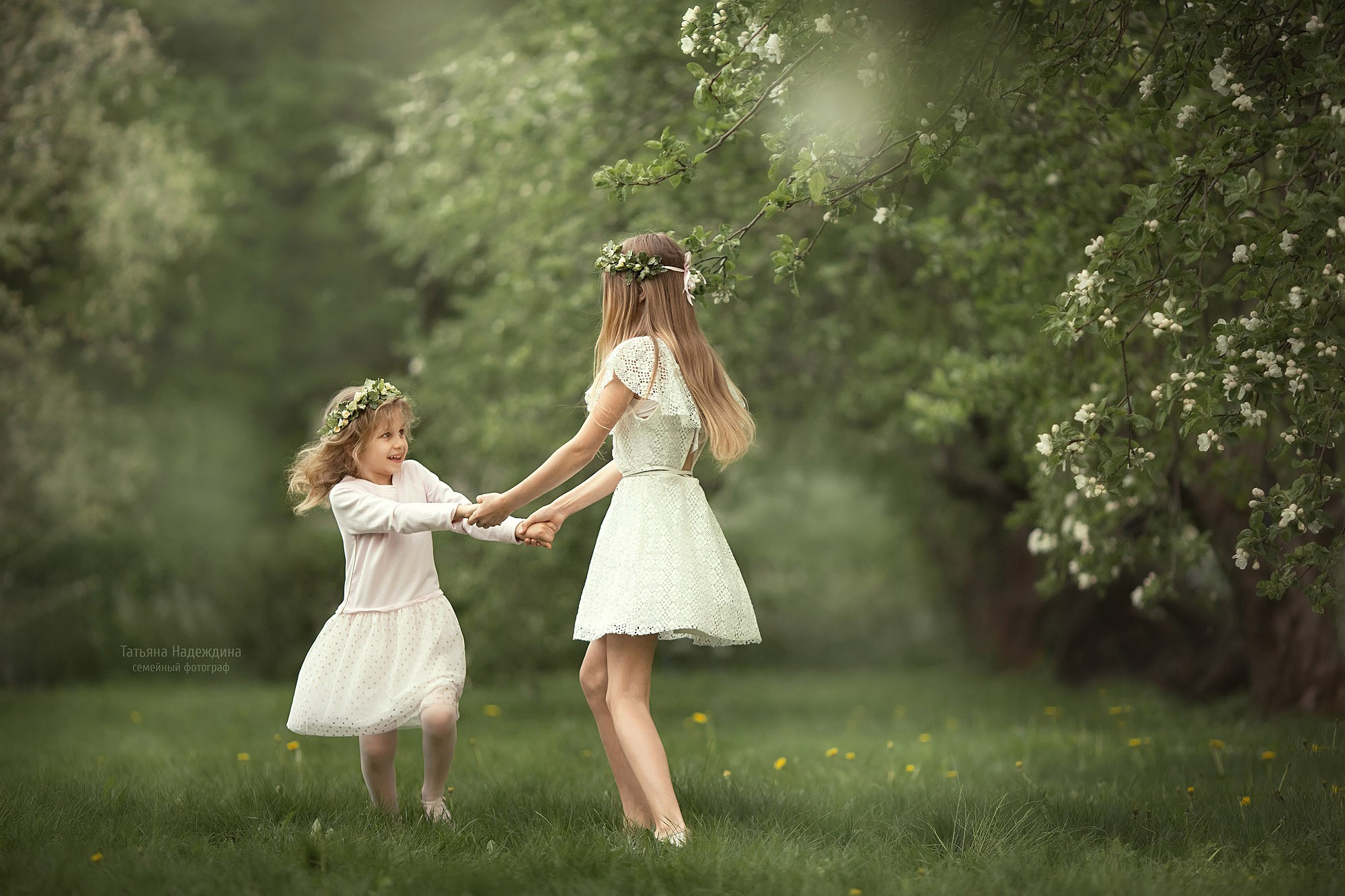 Счастье в цветущих садах. Tatyana Nadezhdina Family photographer