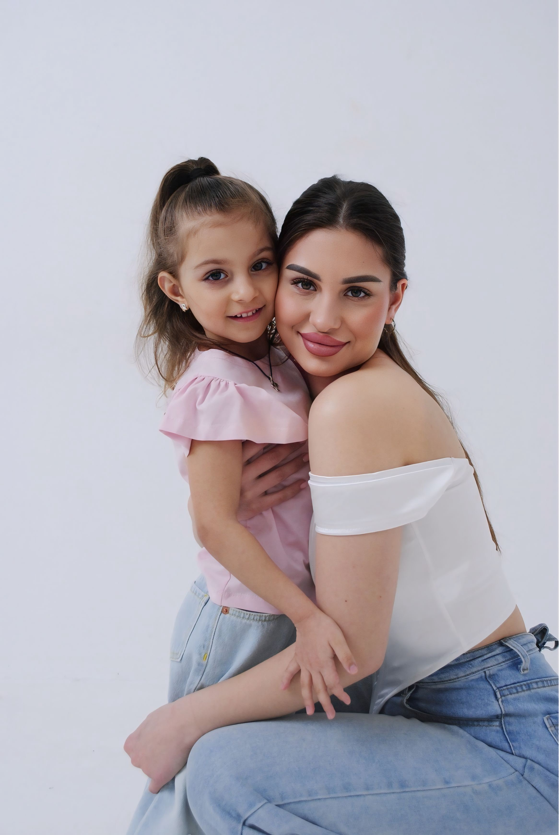 Настя и дочь. Фотограф Мария Мусаелян