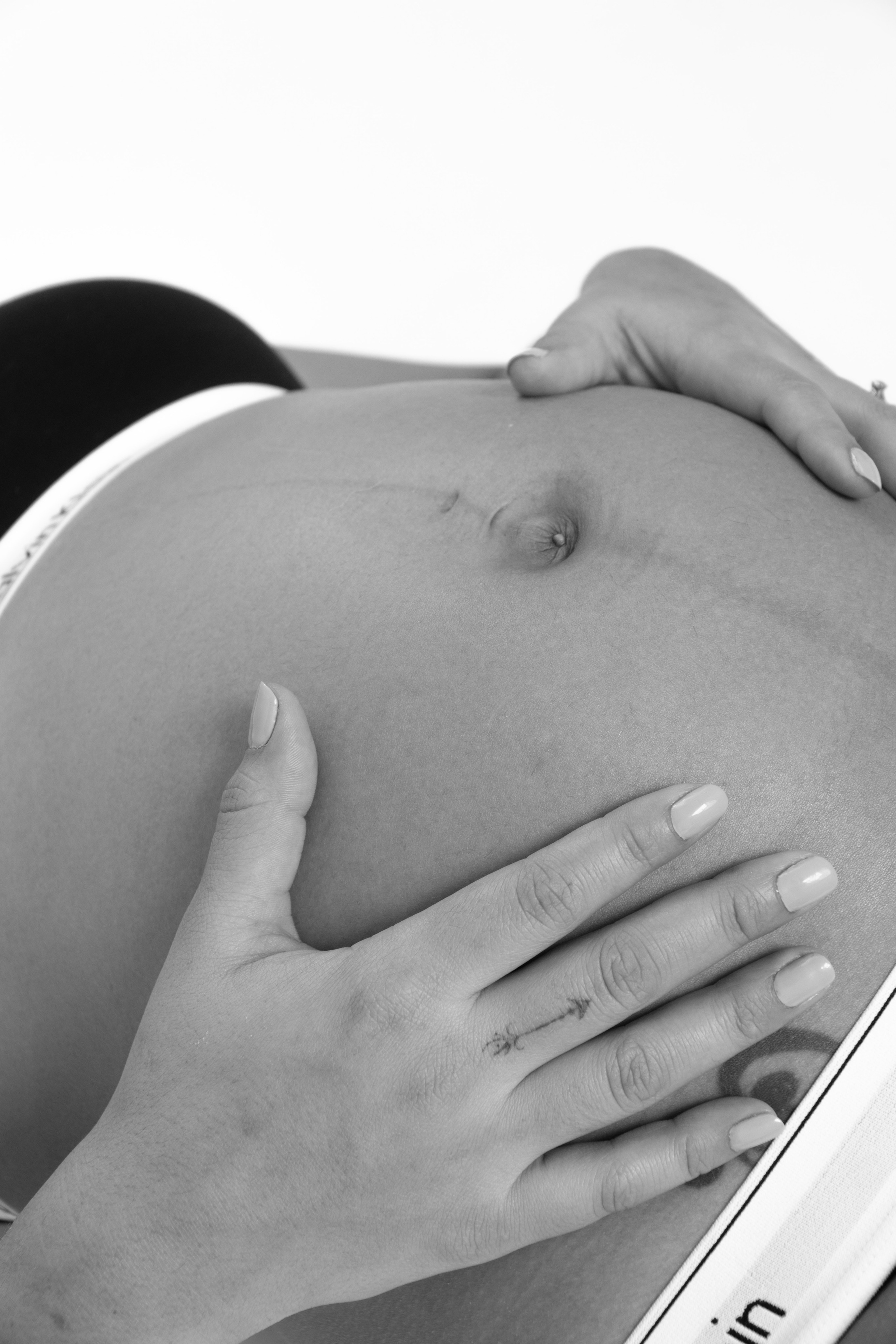 Andrea «en el estudio / in the studio». Wedding Photographer in Barcelona and Medellin