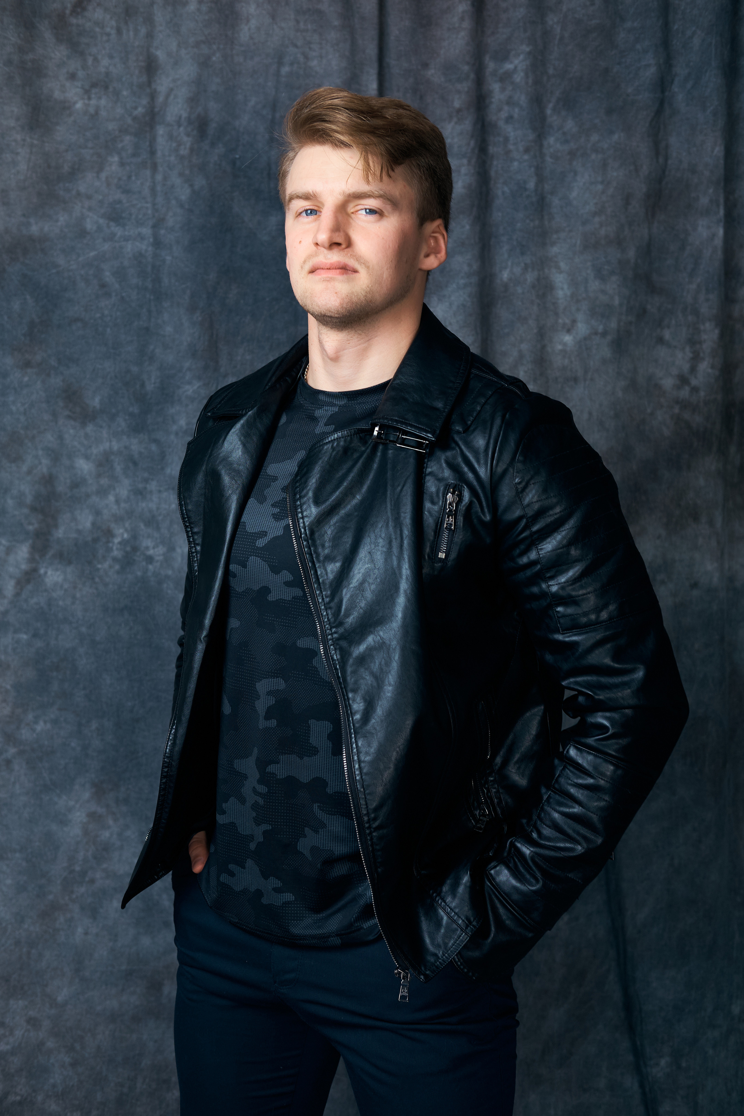 Мужской портрет в студии. Фотограф Дмитрий Соколов Киров