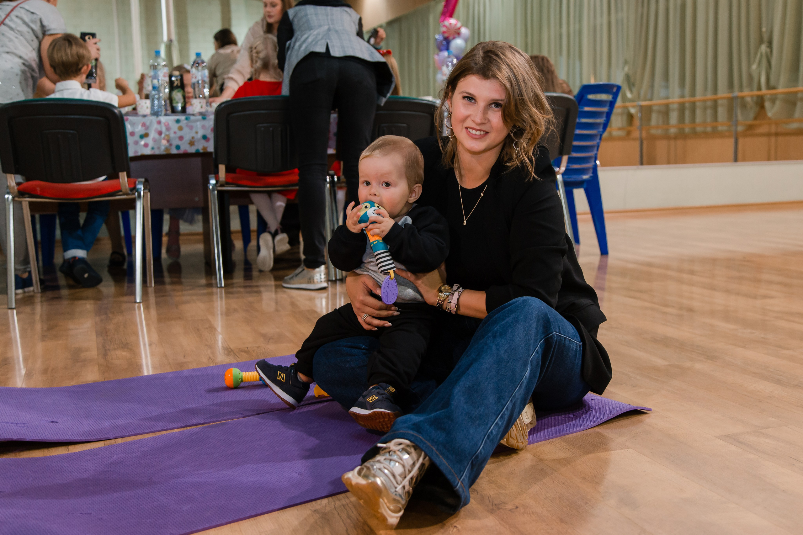 Фотосъемка детского дня рожденья. Видеосъемка и фотосъемка свадеб. Фотограф и оператор на свадьбу. Видеосъемка подкастов, собственная видео-фотостудии. Предметная фотосъемка