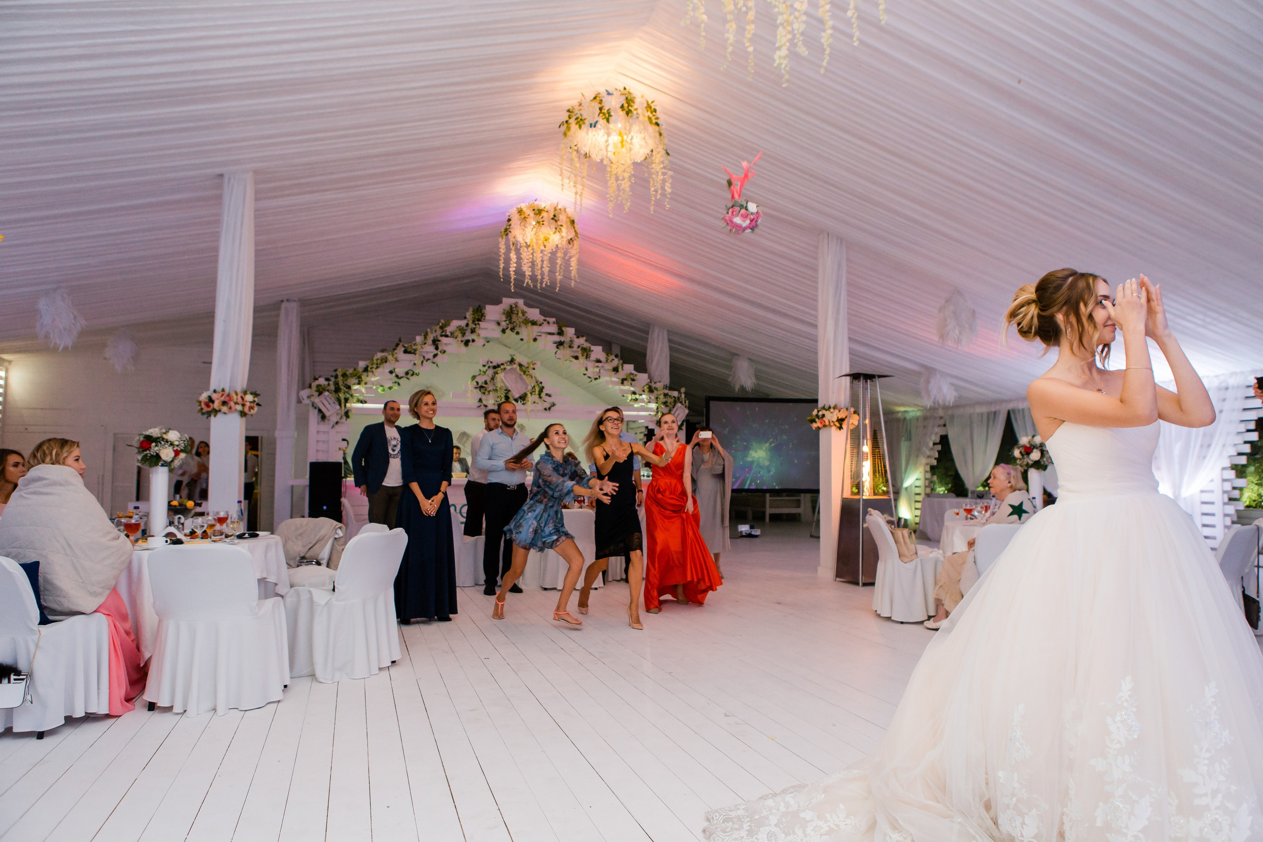 Денис и Ксения. Видеосъемка и фотосъемка свадеб. Фотограф и оператор на свадьбу. Видеосъемка подкастов, собственная видео-фотостудии. Предметная фотосъемка