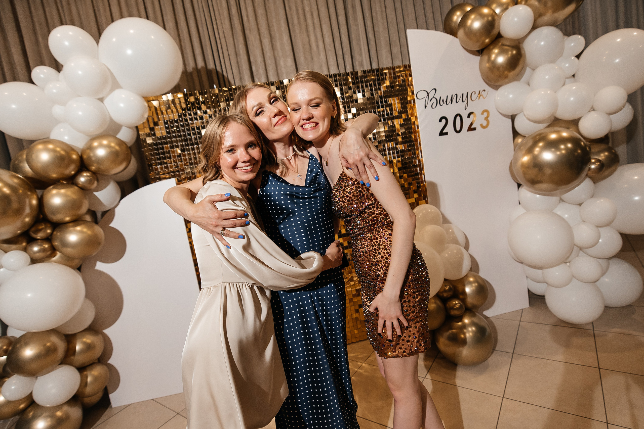 2023-06-23 Выпускной МБОУ СОШ № 10. Фотограф в Красноярске